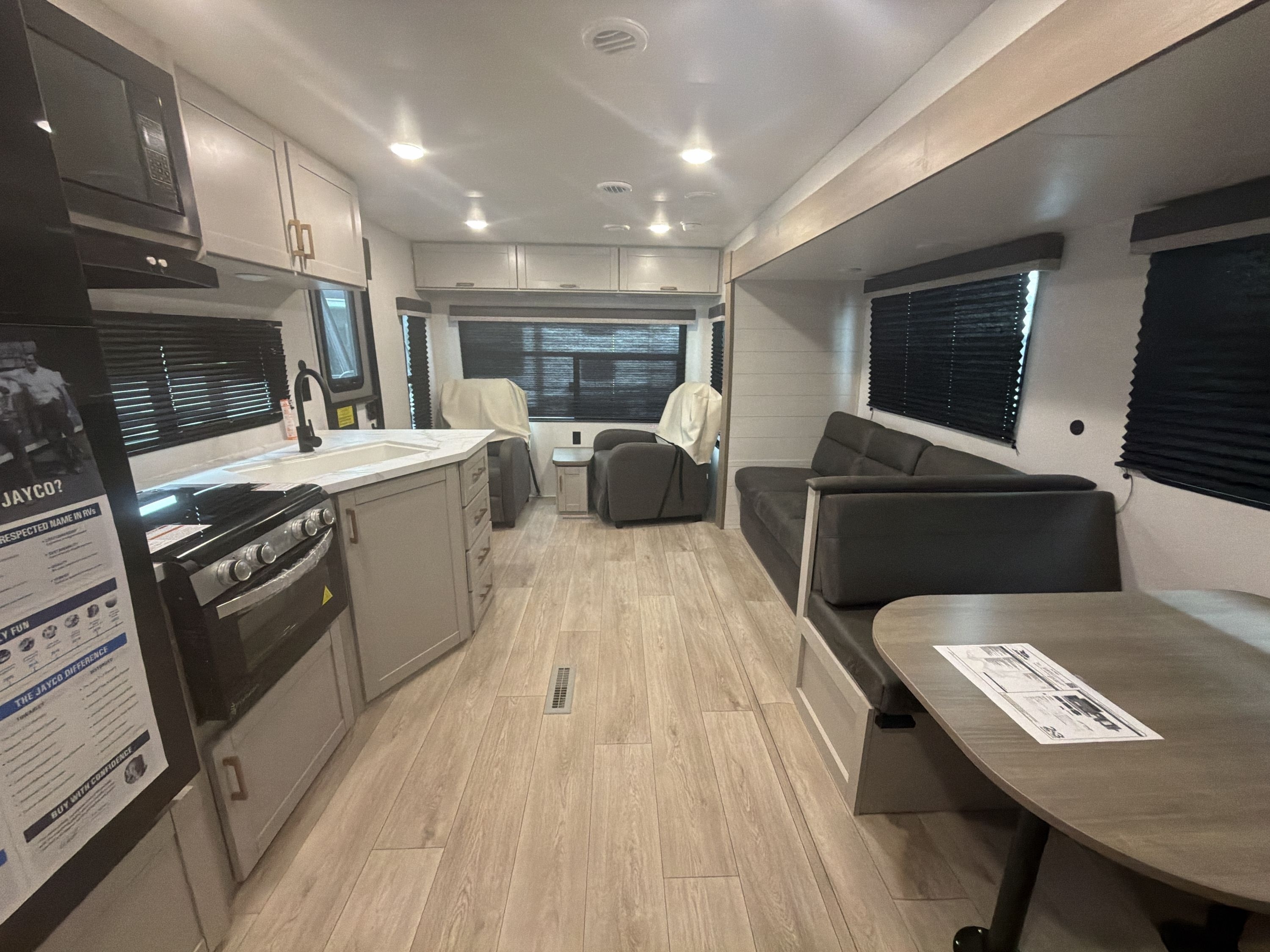 2027 Jayco JAY FLIGHT 262RLSW in colton CA