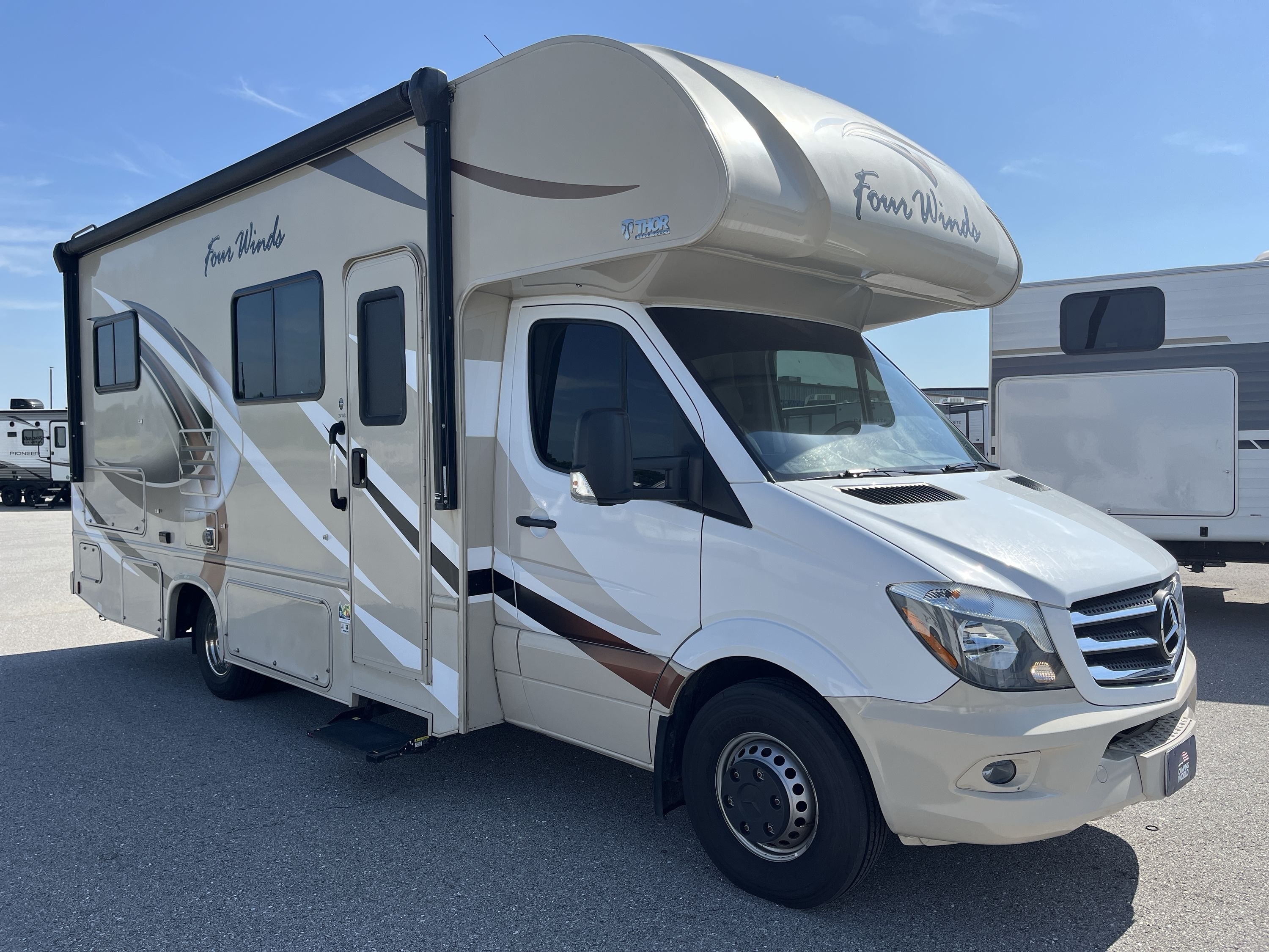 2018 Thor FOUR WINDS 24WS in columbia MO