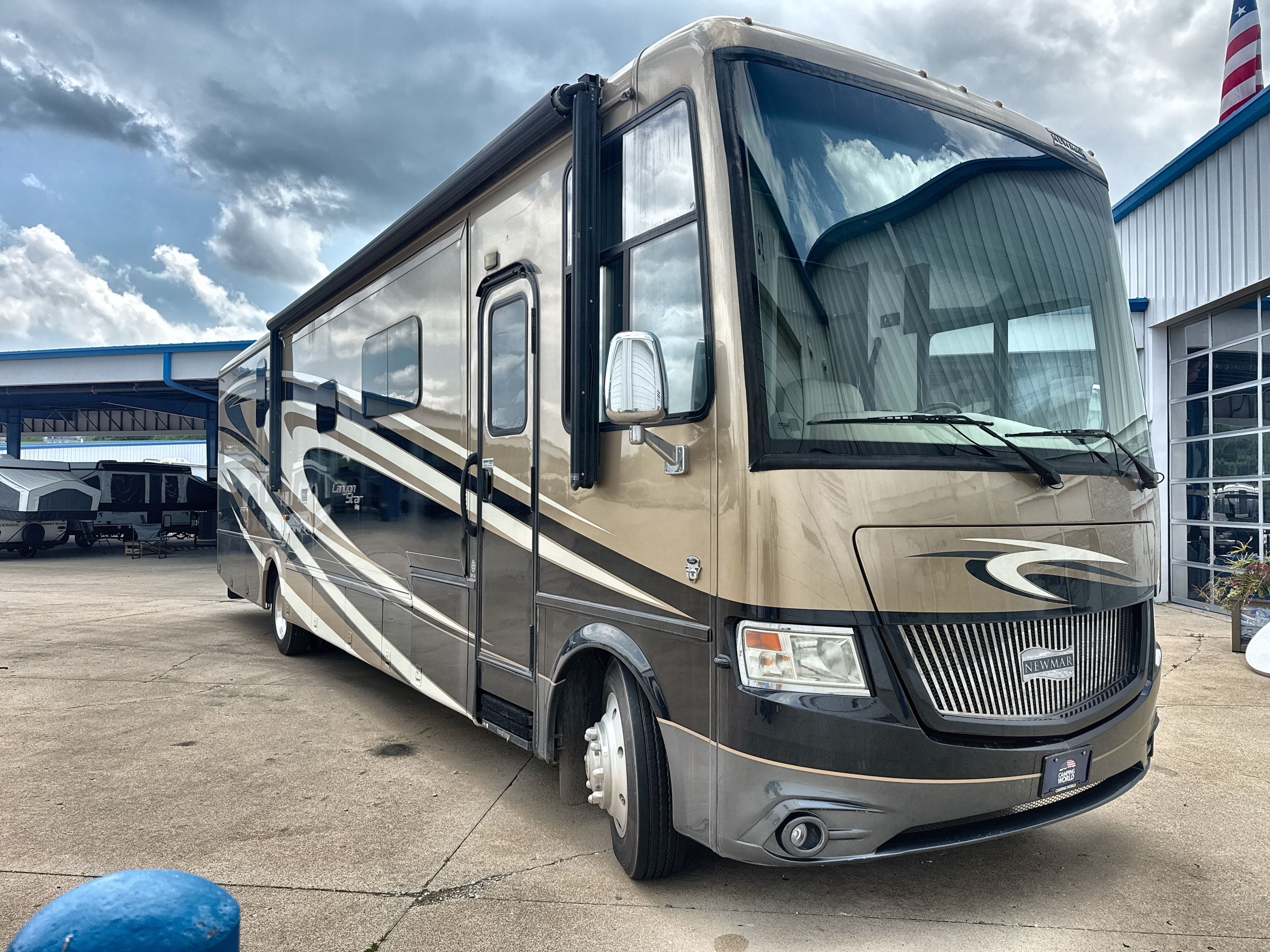 2015 Newmar CANYON STAR 3914 RV
