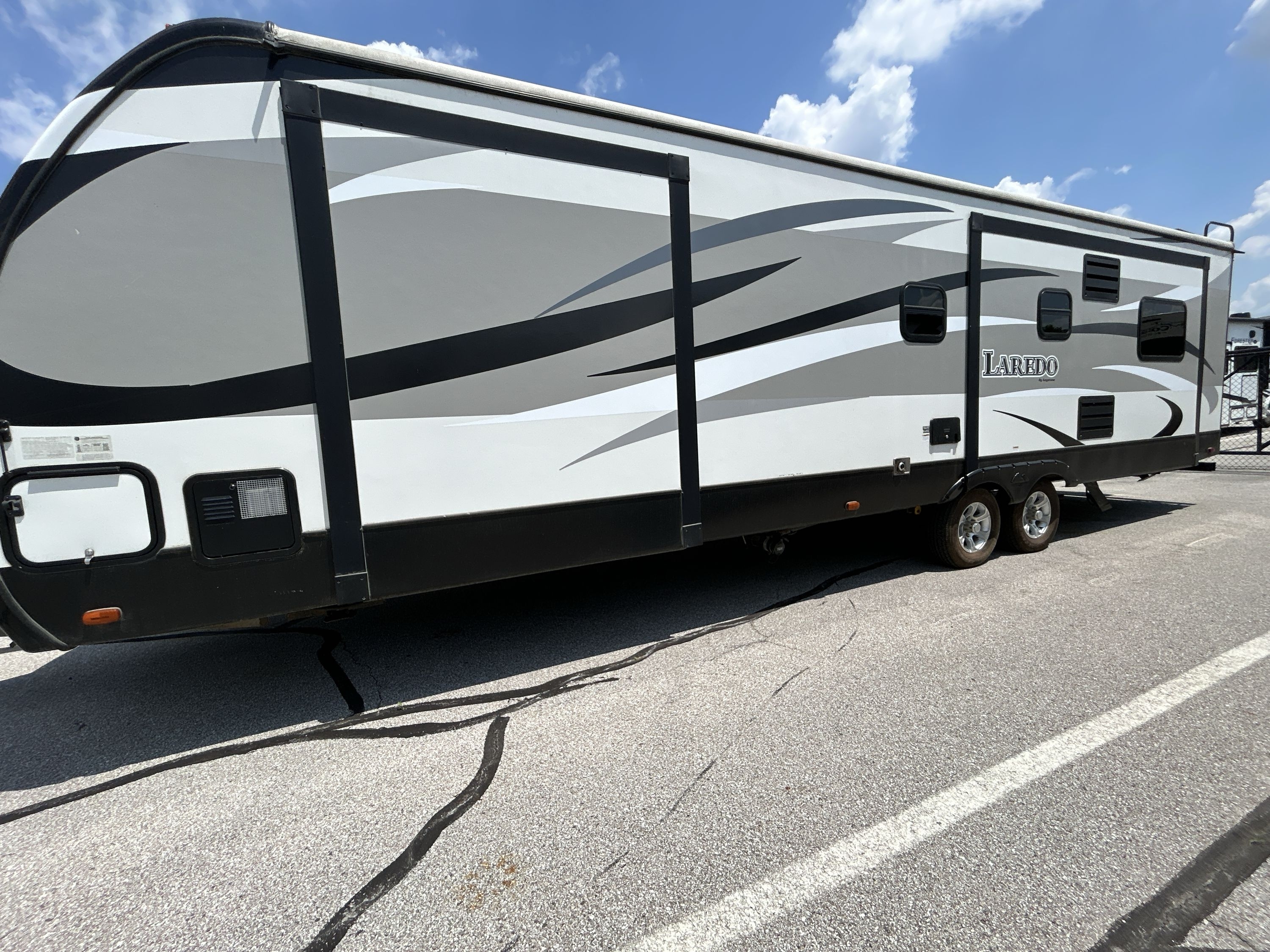 2016 Keystone LAREDO 314RE in greenfield IN