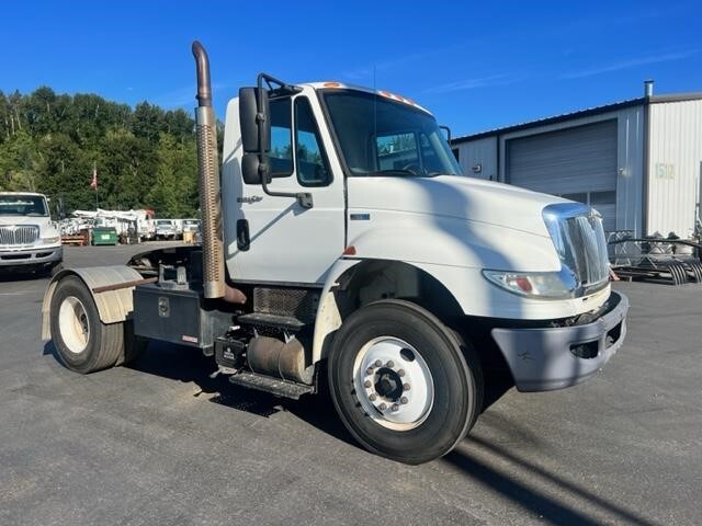 2011 INTERNATIONAL DURASTAR 4400 in Pacific, WA