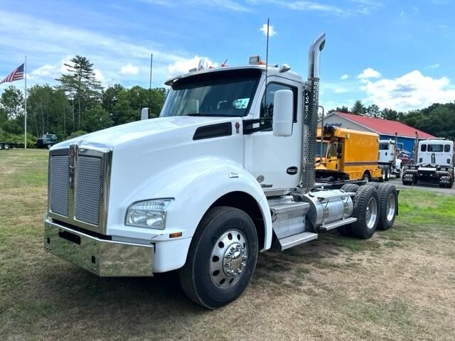 2017 KENWORTH T880 in Westminster, VT
