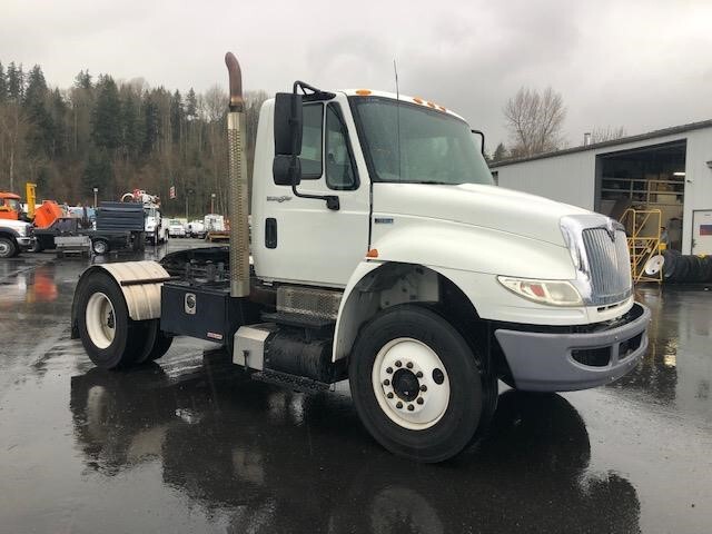 2011 INTERNATIONAL DURASTAR 4400 in Pacific, WA