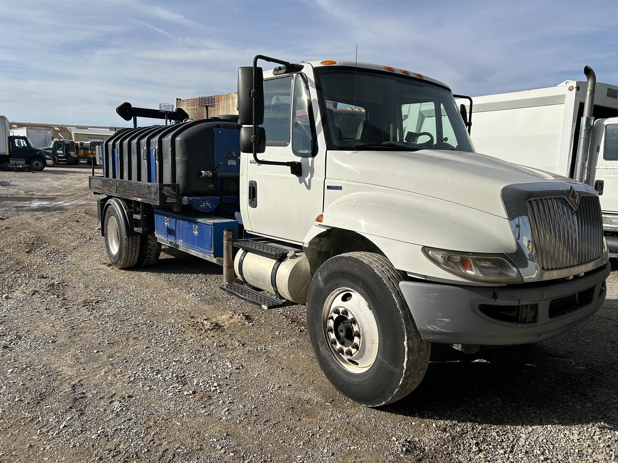 2011 INTERNATIONAL DURASTAR 4300 in Covington, TN