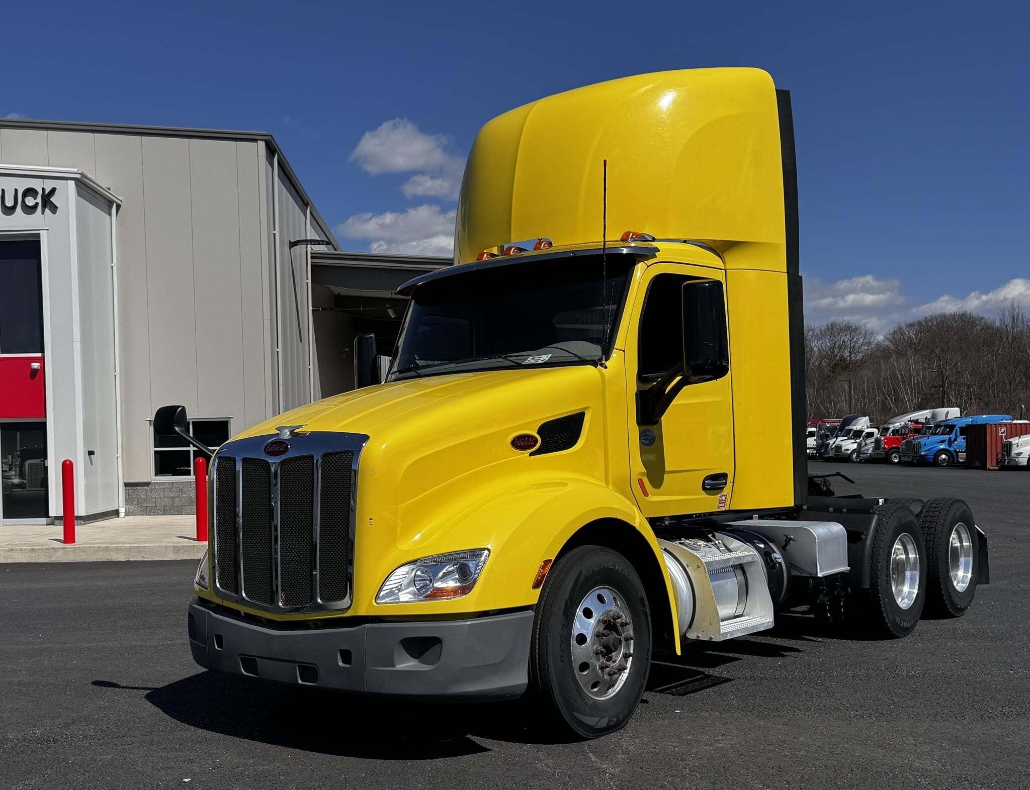 2021 PETERBILT 579 in Clarksburg, NJ