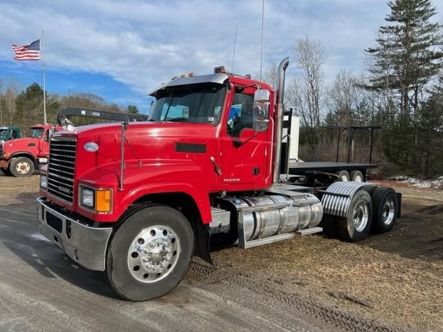 2016 MACK 600 in Westminster, VT