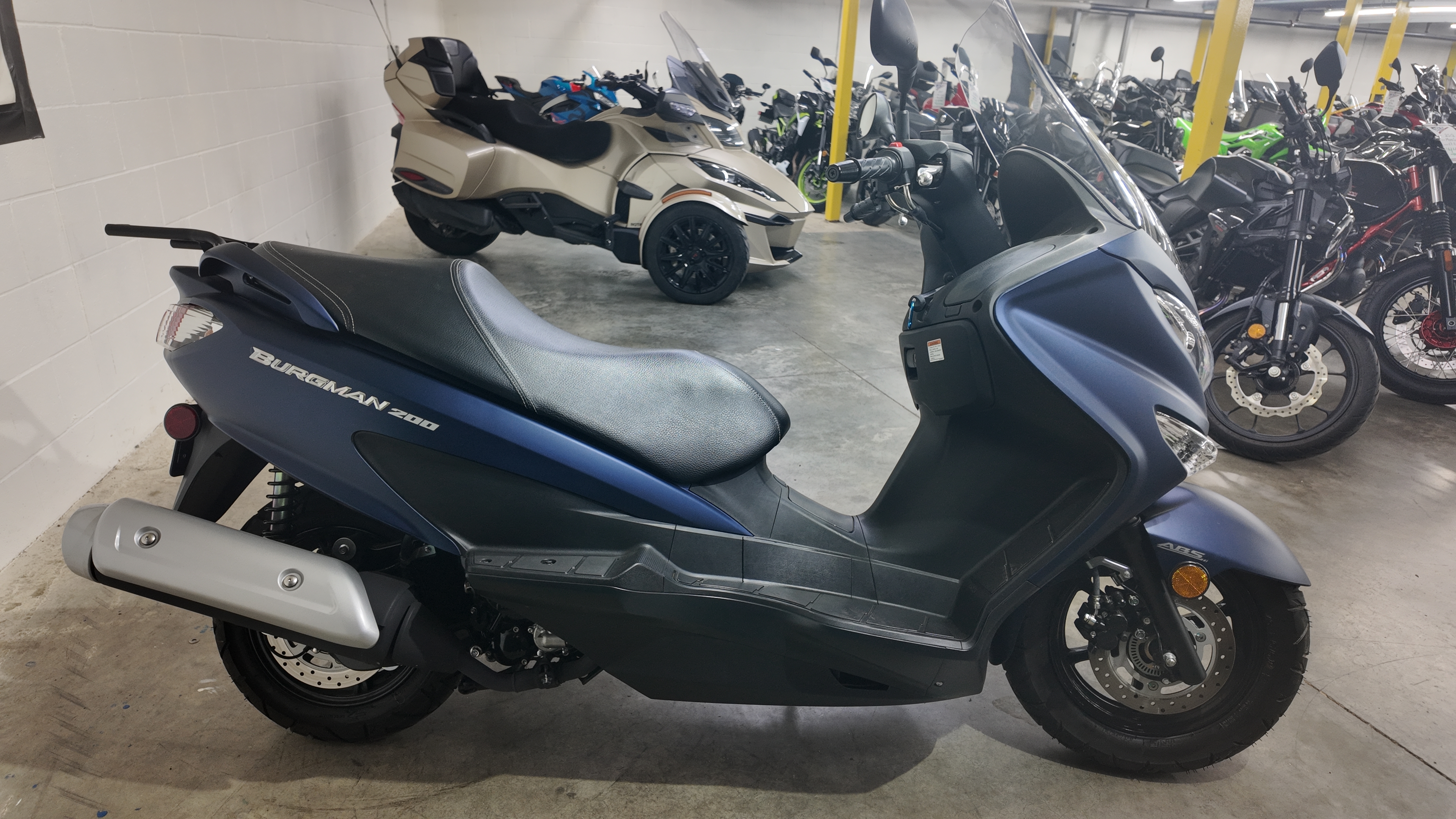 2022 Suzuki BURGMAN 200 UH200AM2 200 in Lakeville, MN