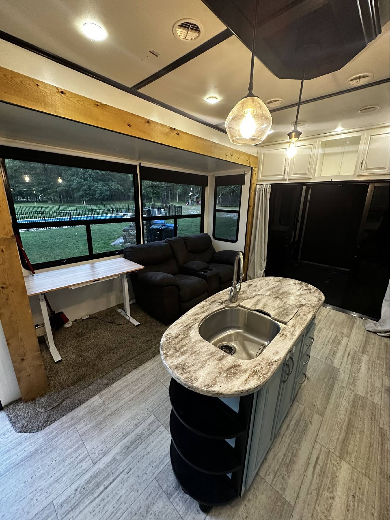 A photo of this 2016 Grand Design MOMENTUM 380TH