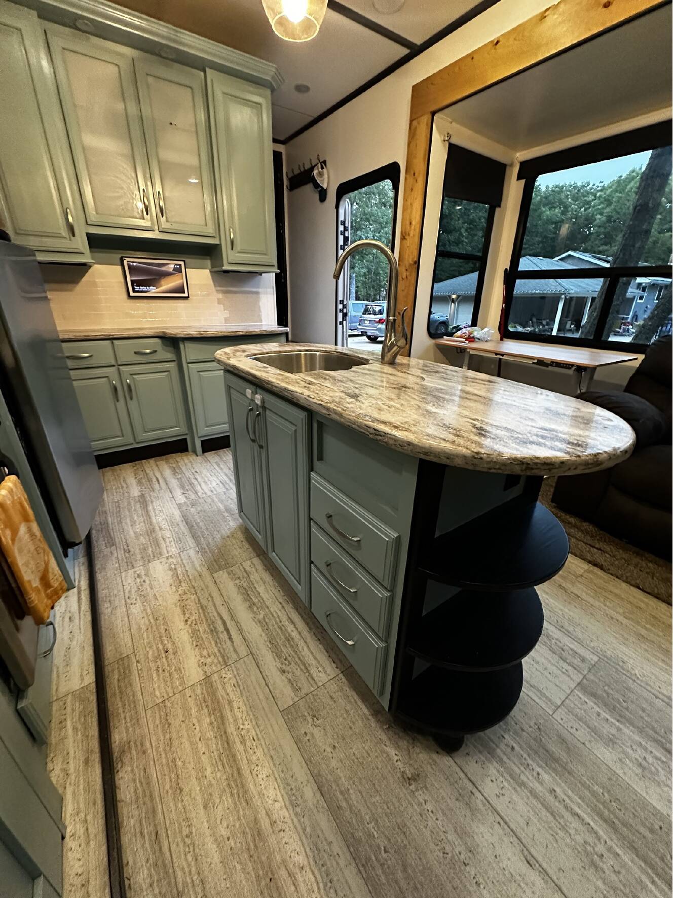 A photo of this 2016 Grand Design MOMENTUM 380TH