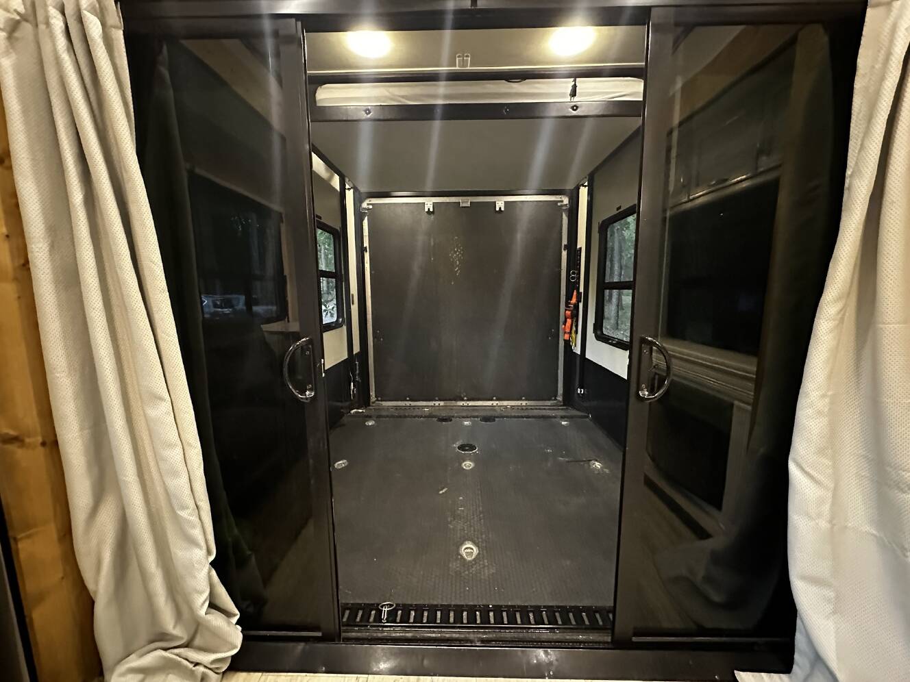 A photo of this 2016 Grand Design MOMENTUM 380TH