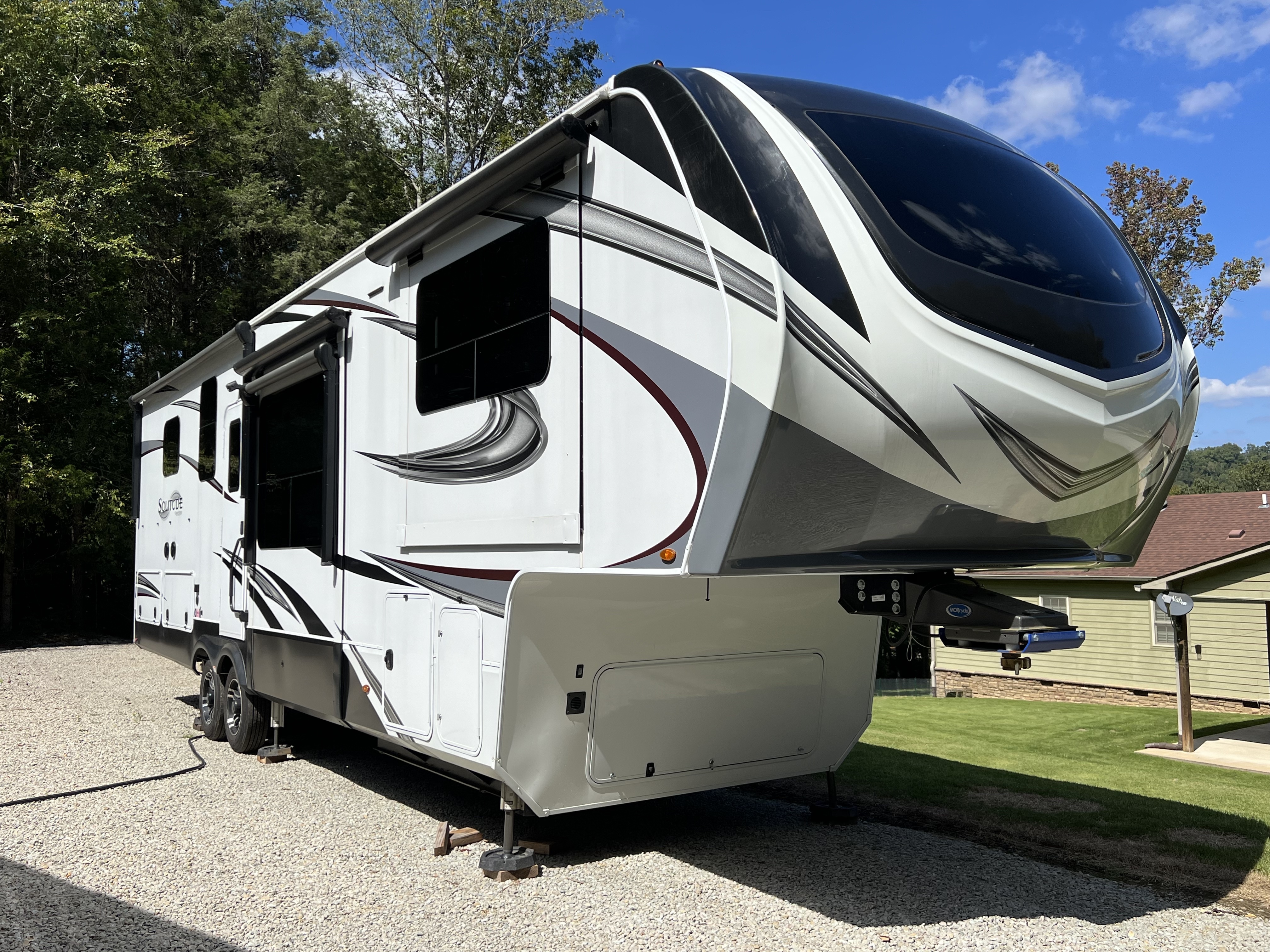 2021 Grand Design SOLITUDE 346FLS RV