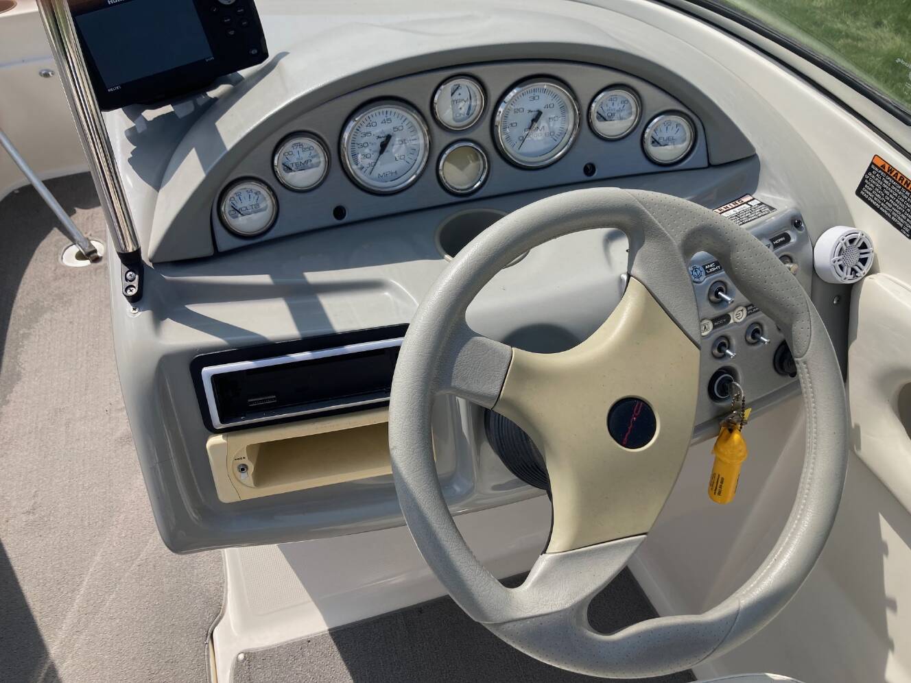 A photo of this 2005 Bayliner 219 SUNDECK