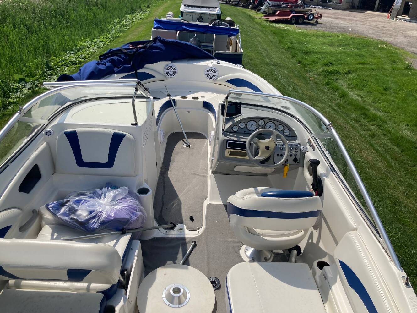 A photo of this 2005 Bayliner 219 SUNDECK
