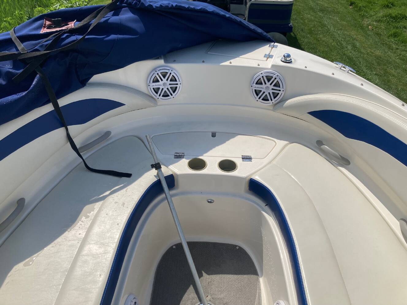 A photo of this 2005 Bayliner 219 SUNDECK