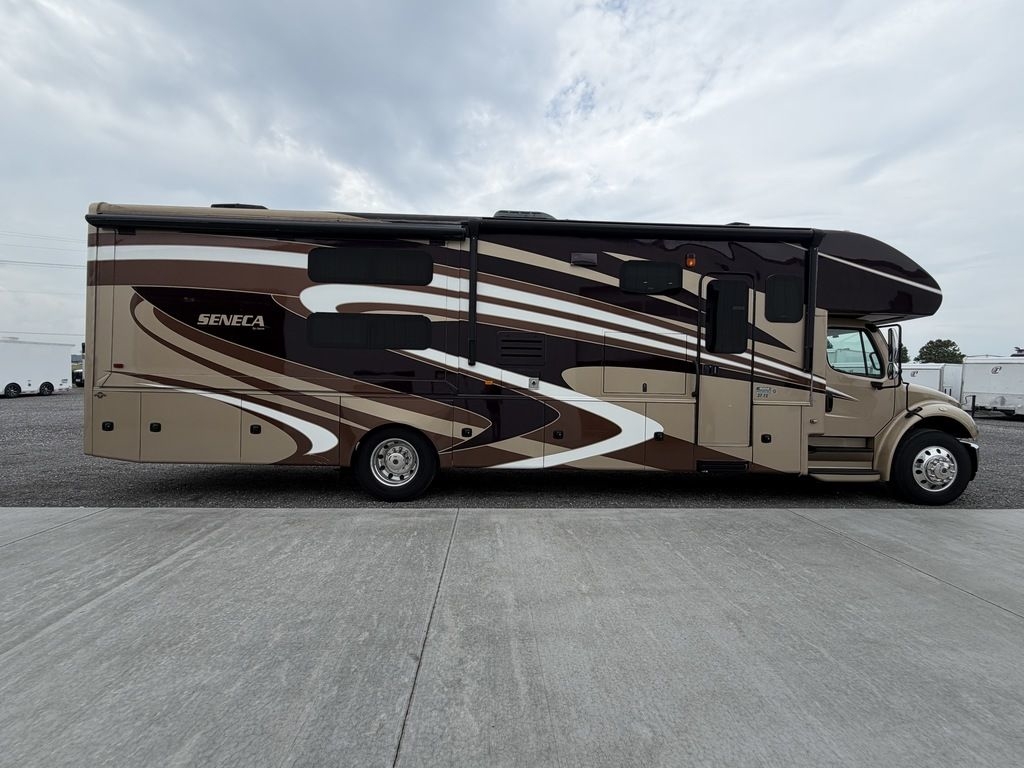 2016 Jayco 37FS Motorcoach RV