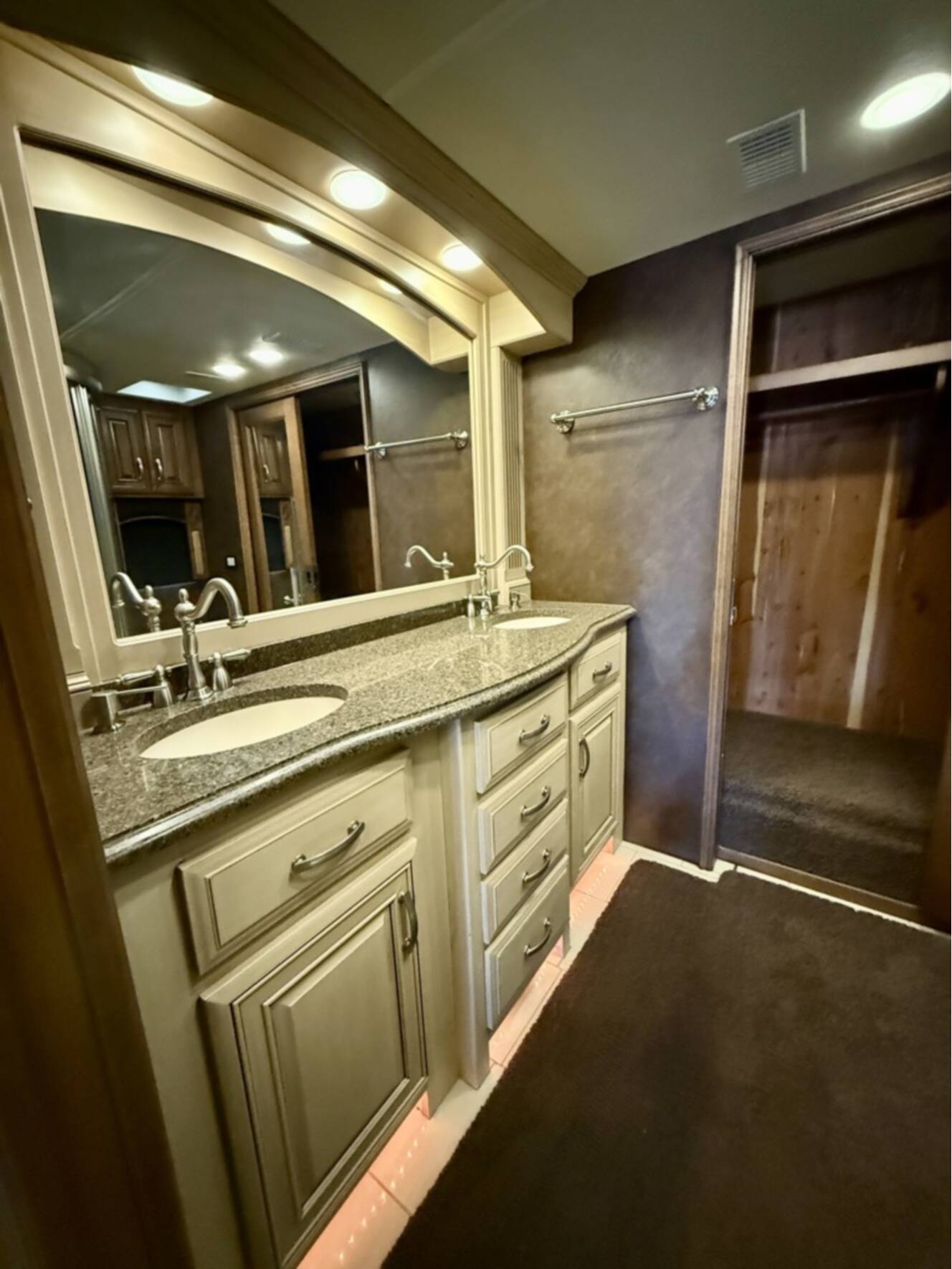 A photo of this 2013 Entegra Coach CORNERSTONE 45K