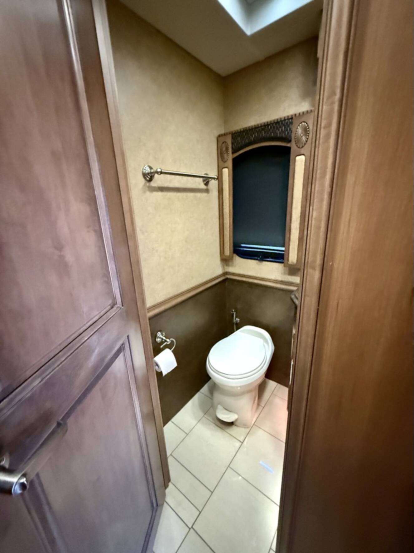 A photo of this 2013 Entegra Coach CORNERSTONE 45K