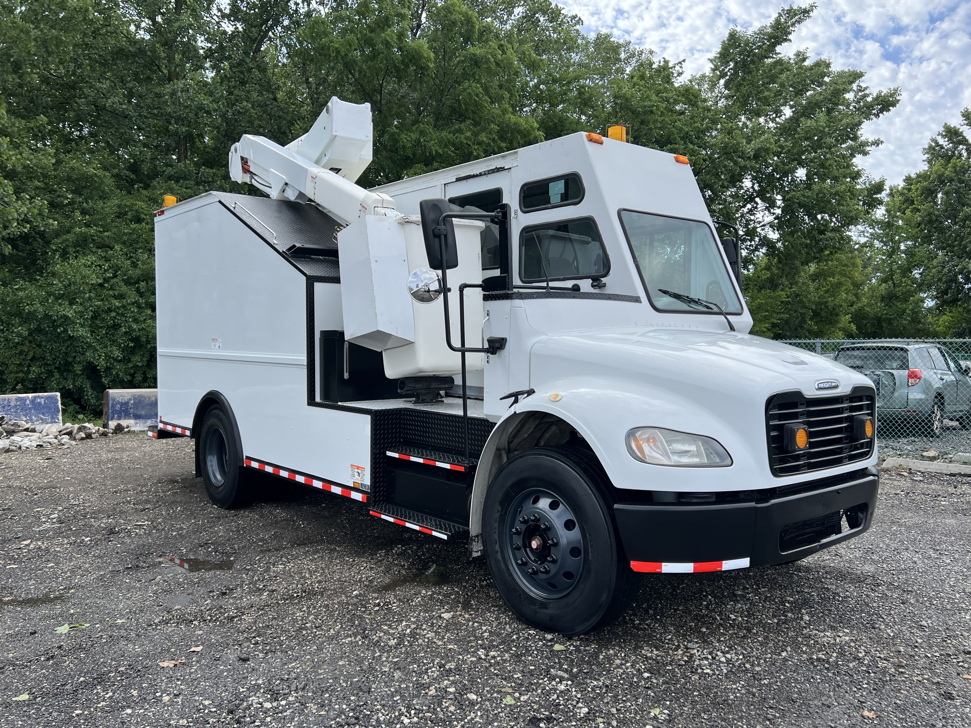 2011 FREIGHTLINER BUSINESS CLASS M2 106 in Chicago, IL