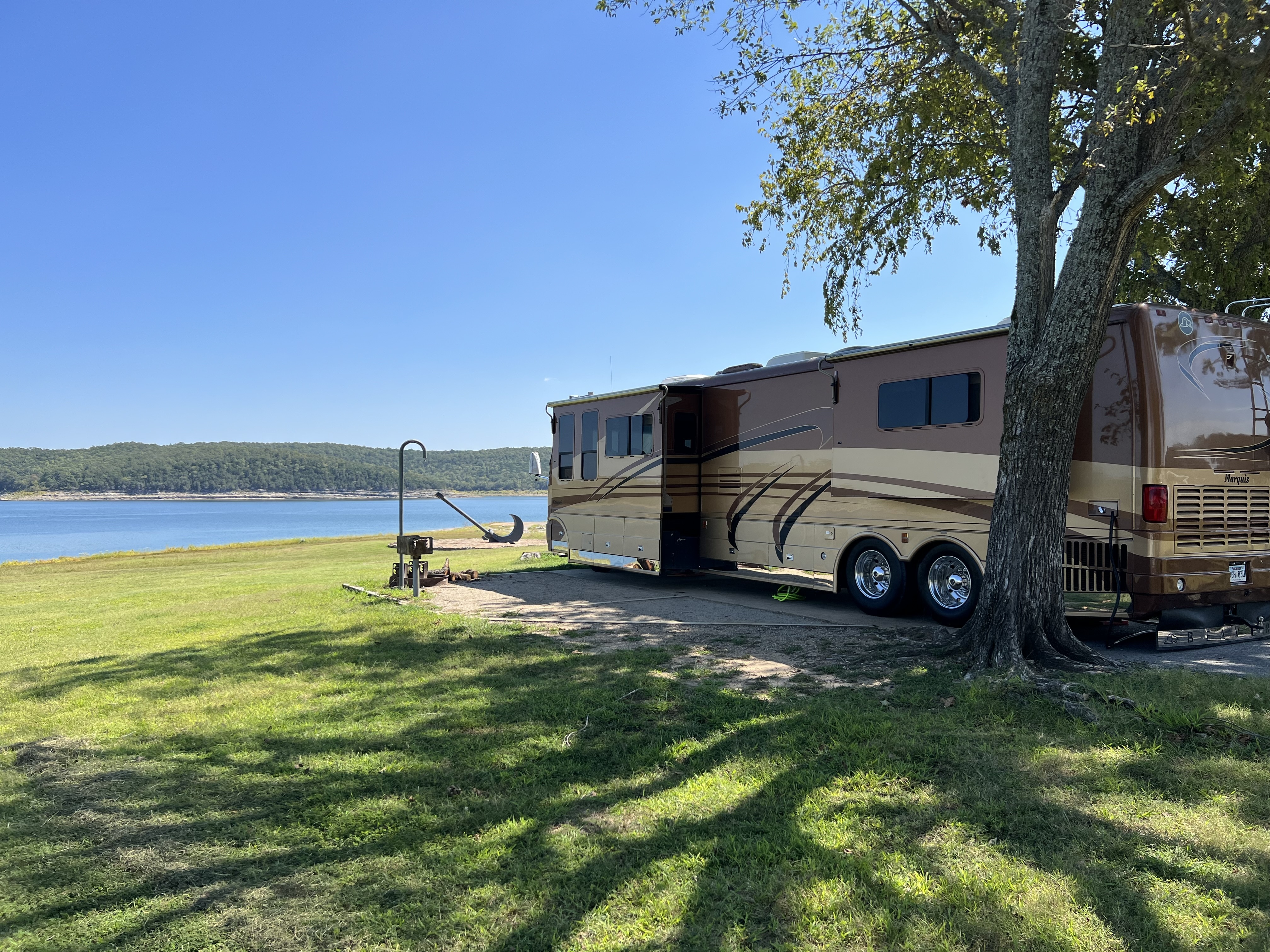 2004 Beaver MARQUIS MARQUIS-GARNET in peel AR