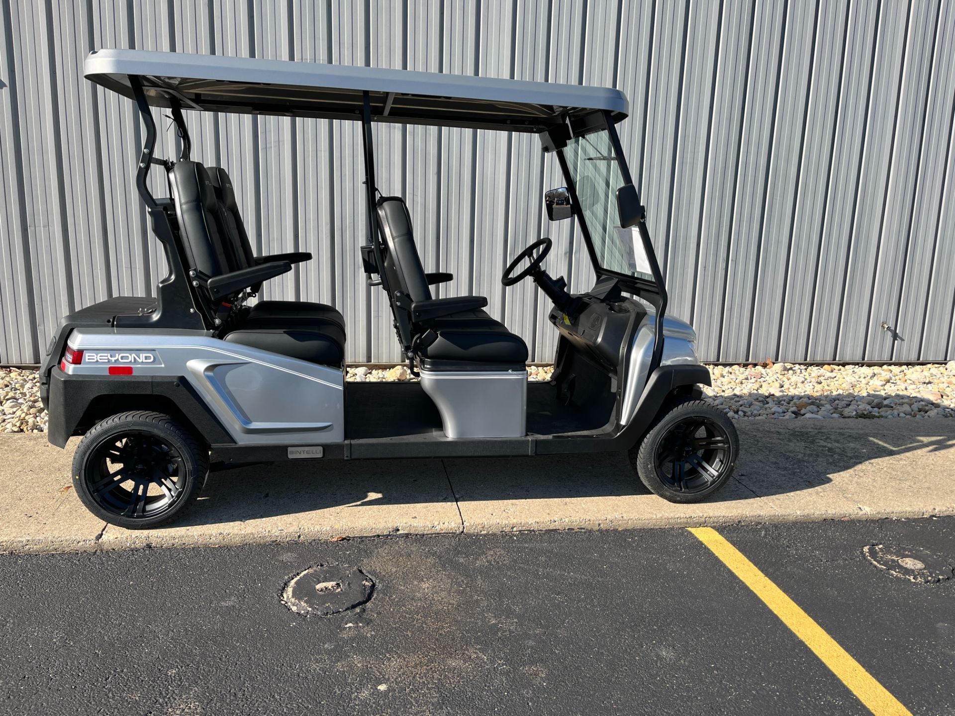 2026 Bintelli Beyond 4 Seater Forward Facing 4PR in wauconda IL