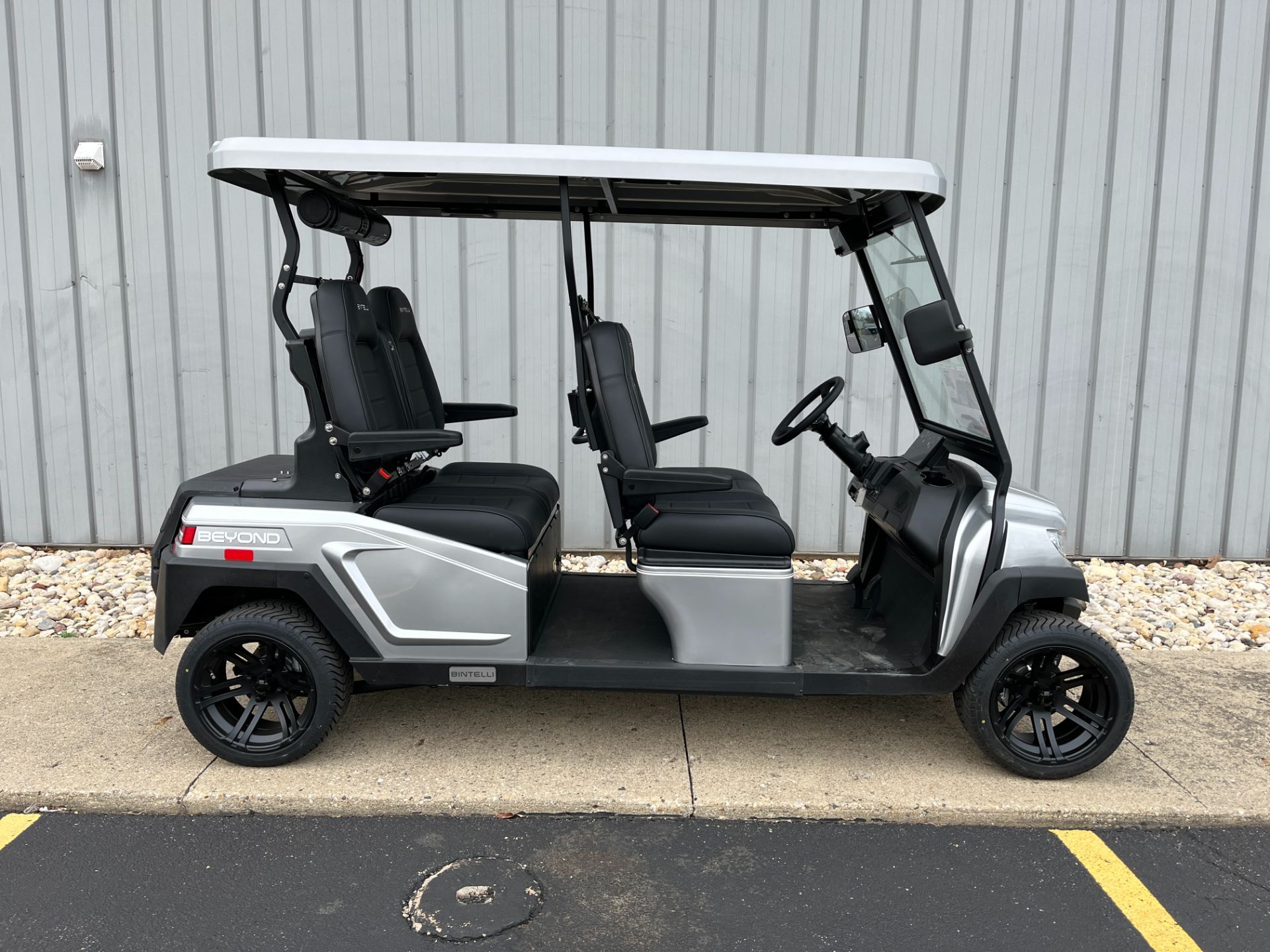 2026 Bintelli Beyond 4 Seater Forward Facing 4PR in wauconda IL