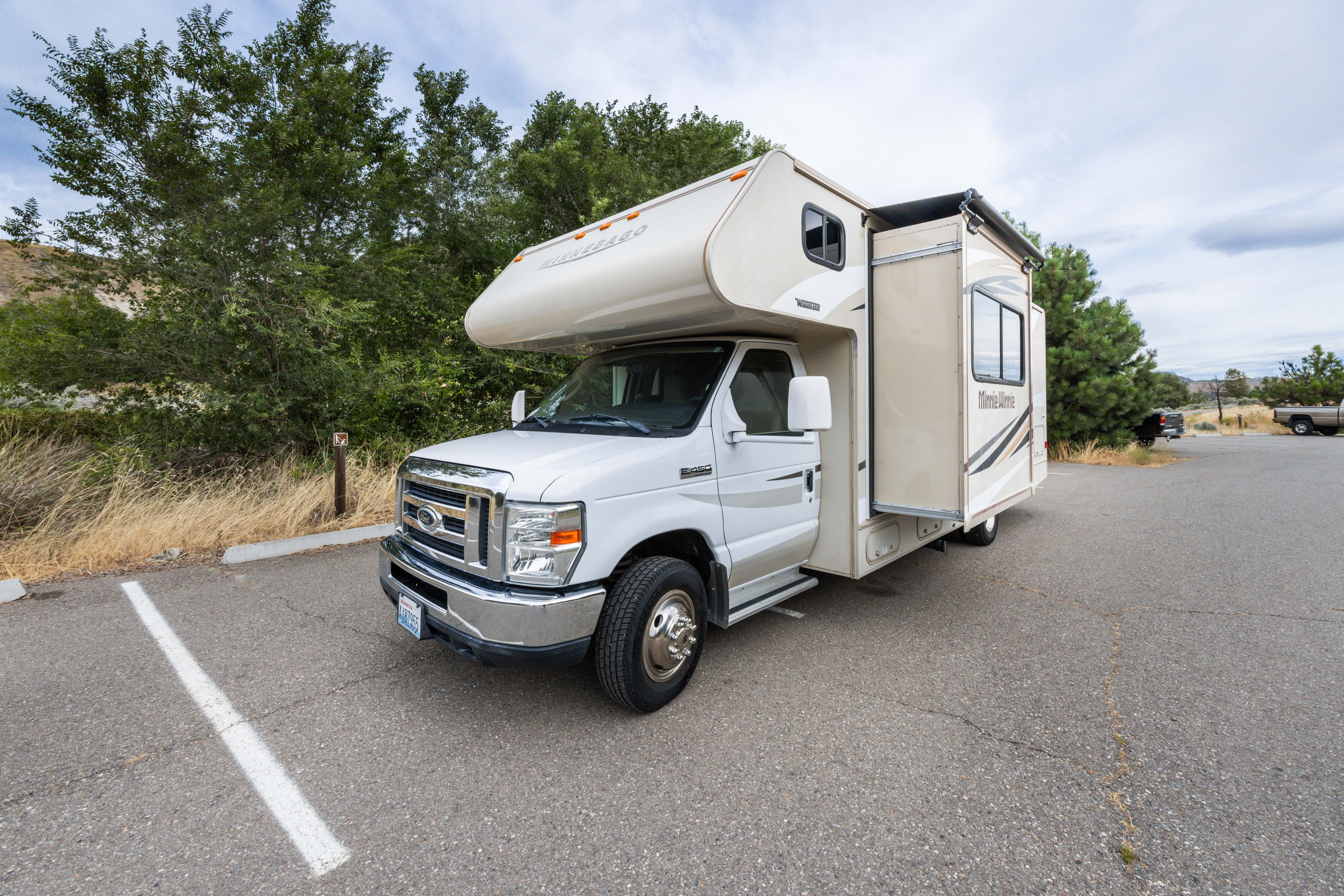 2016 Winnebago MINNIE WINNIE 27Q RV