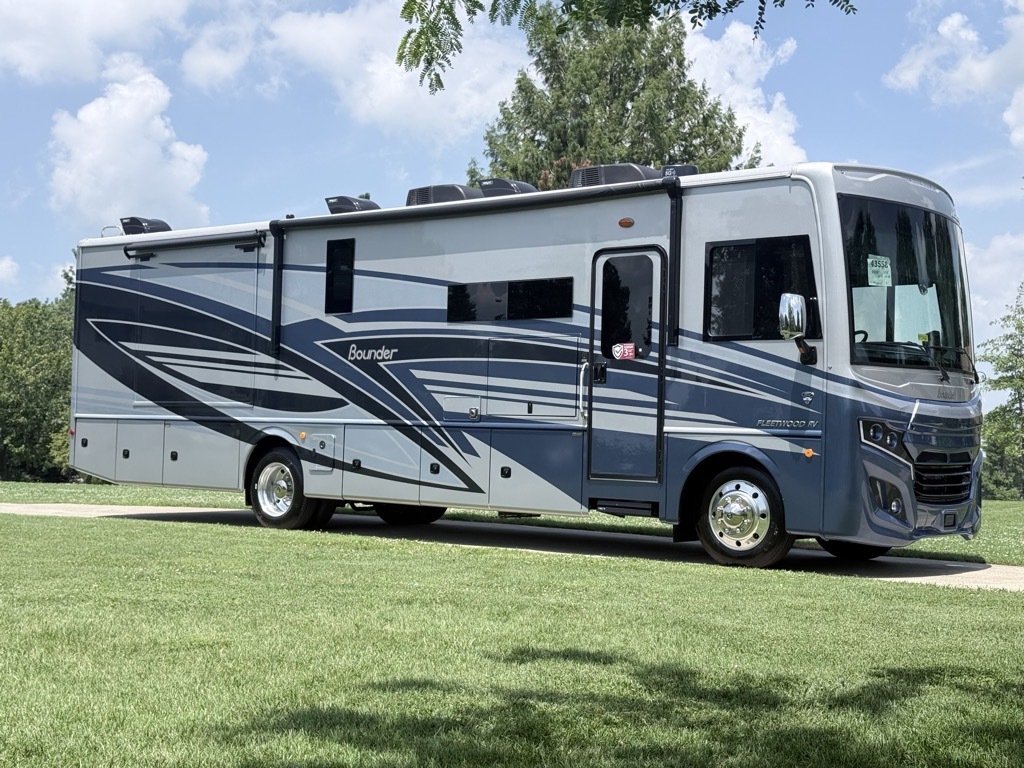 2027 Fleetwood BOUNDER 35K in harrodsburg KY