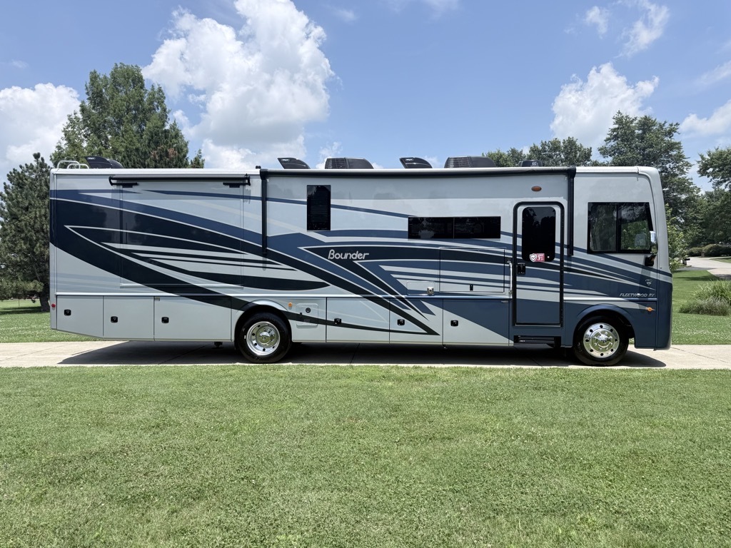 2027 Fleetwood BOUNDER 35K in harrodsburg KY