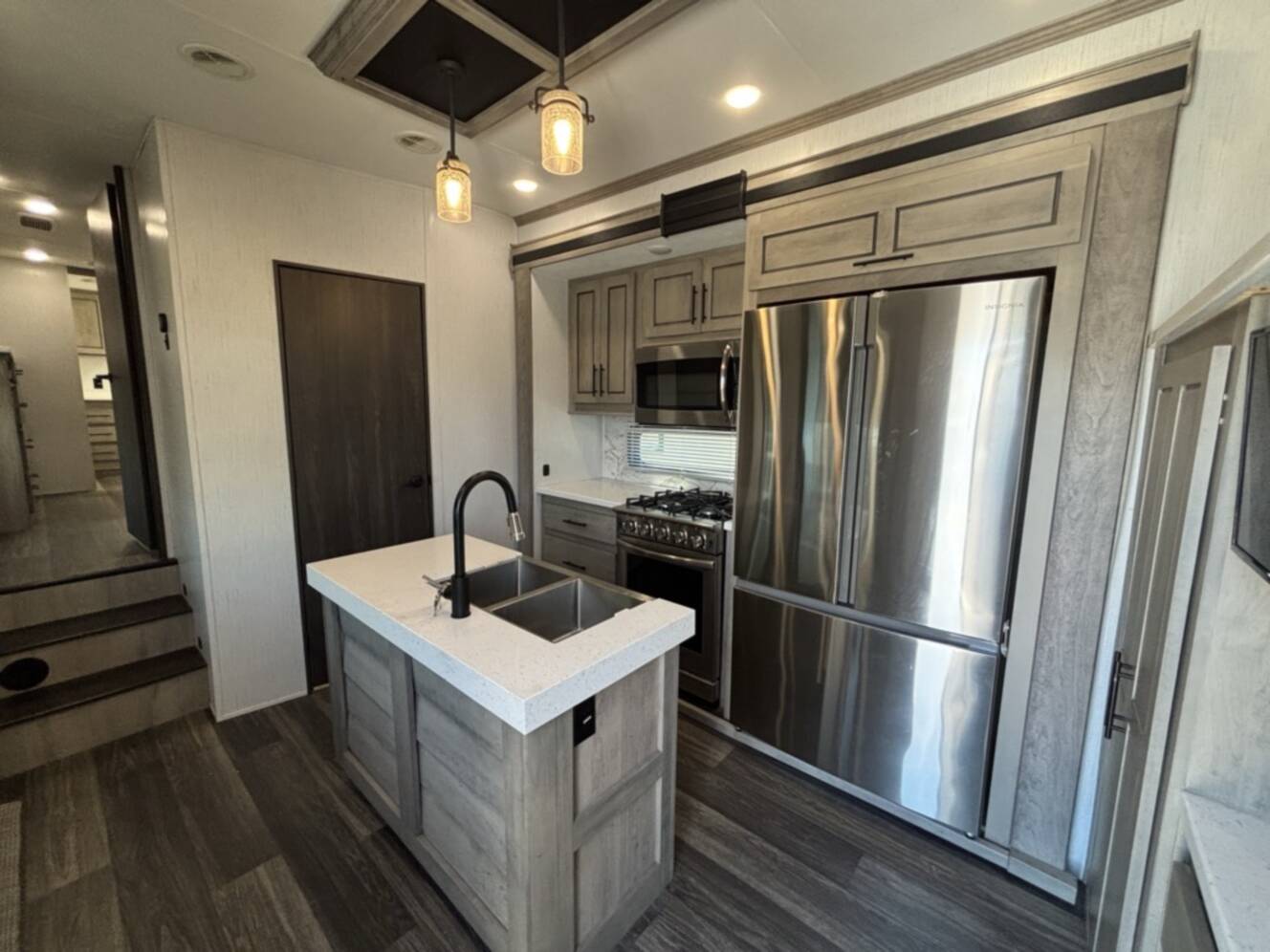 A photo of this 2021 Heartland BIG COUNTRY 3902FL