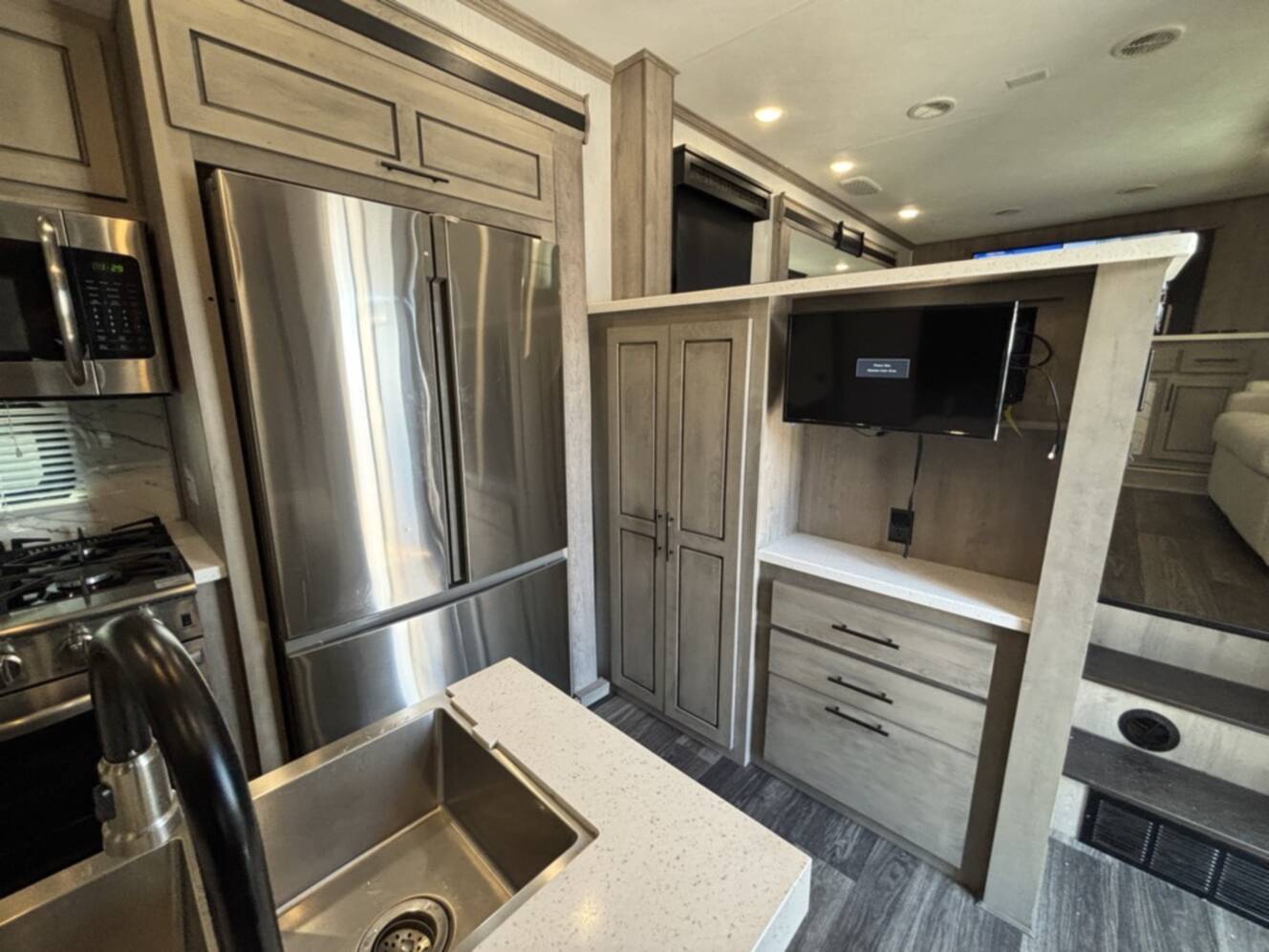 A photo of this 2021 Heartland BIG COUNTRY 3902FL