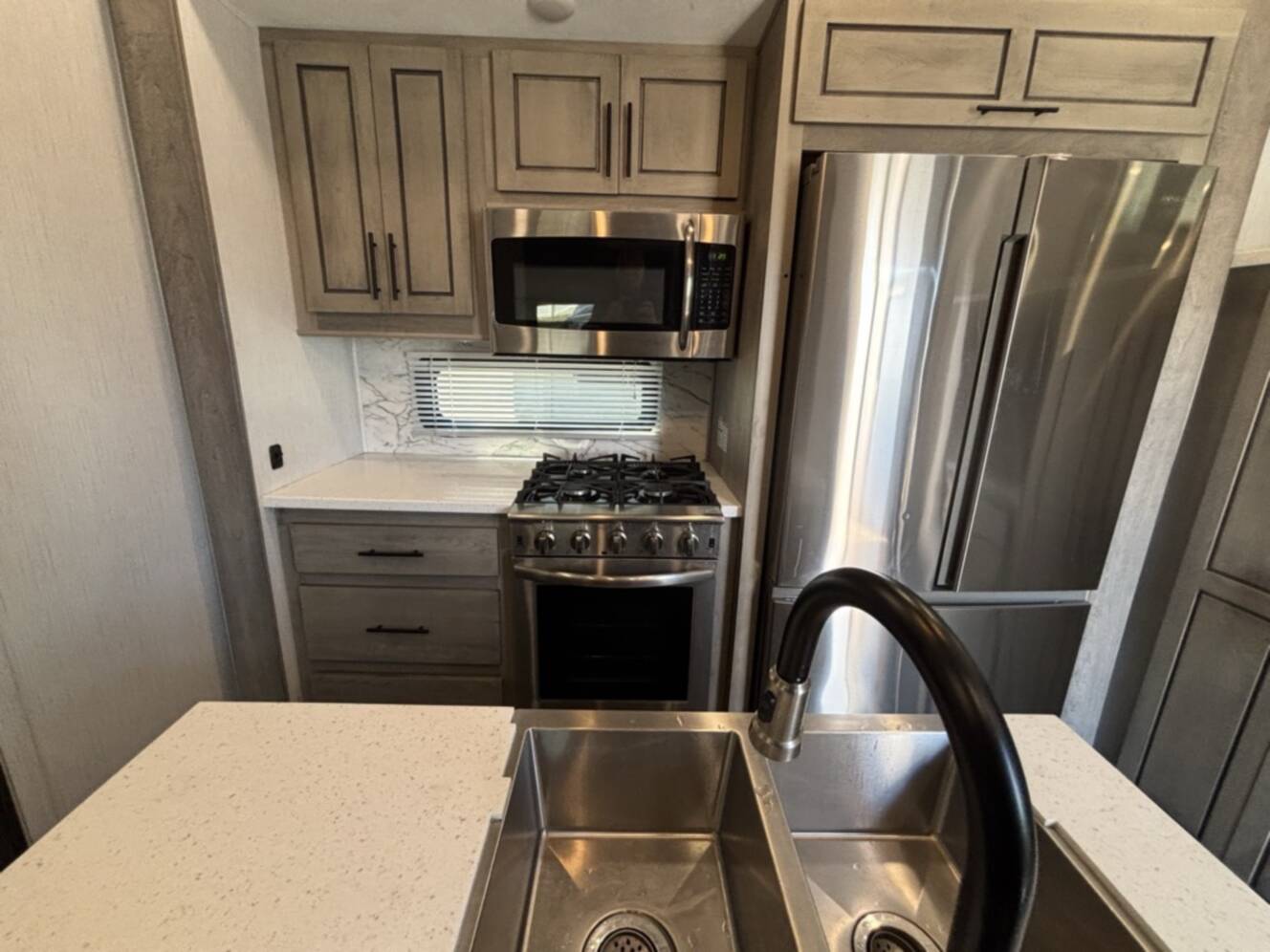 A photo of this 2021 Heartland BIG COUNTRY 3902FL