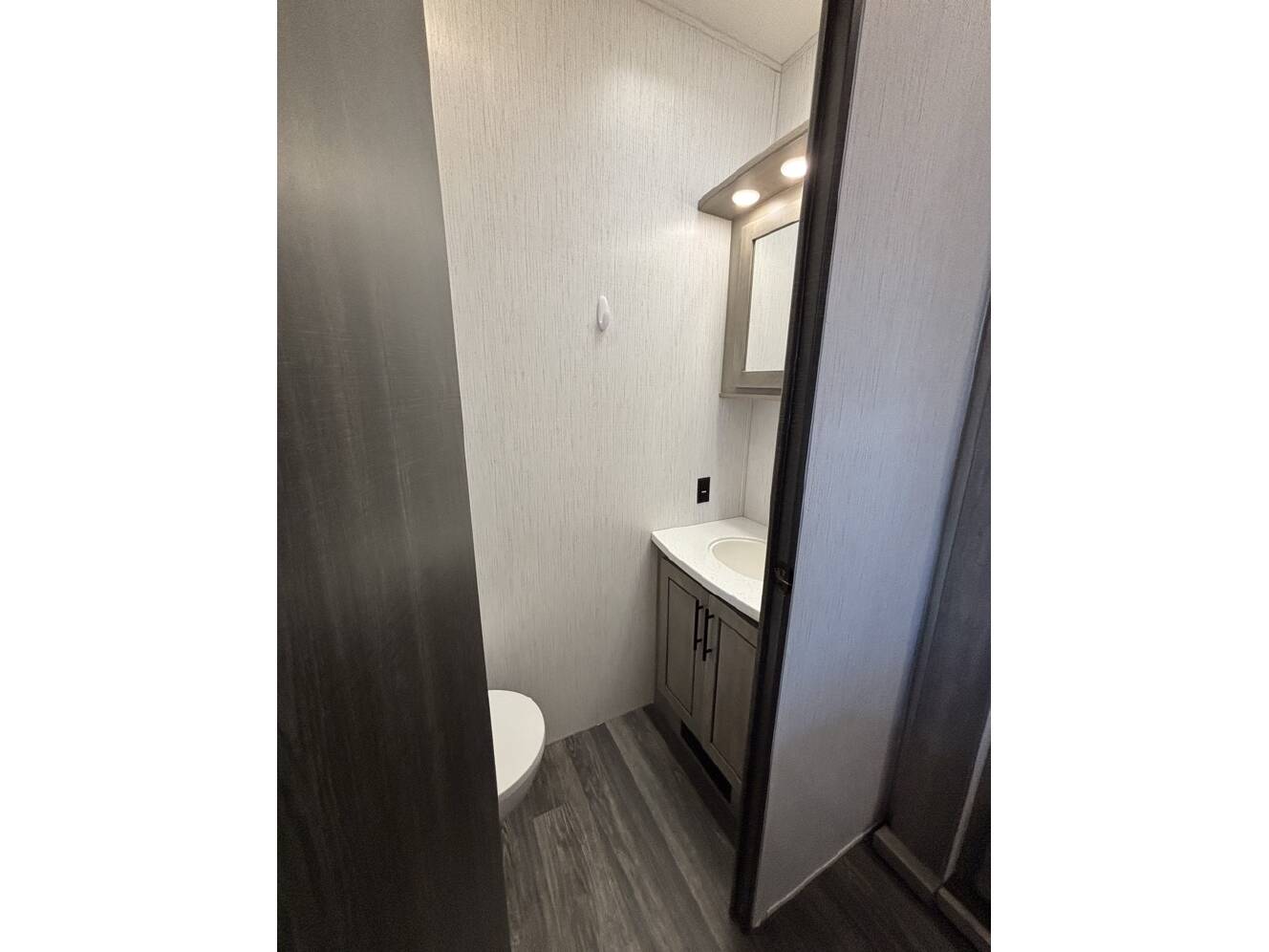A photo of this 2021 Heartland BIG COUNTRY 3902FL