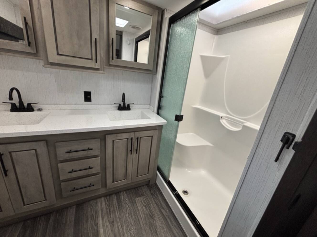 A photo of this 2021 Heartland BIG COUNTRY 3902FL