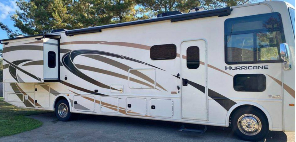 2019 Thor Motor Coach HURRICANE 35M in dallas GA
