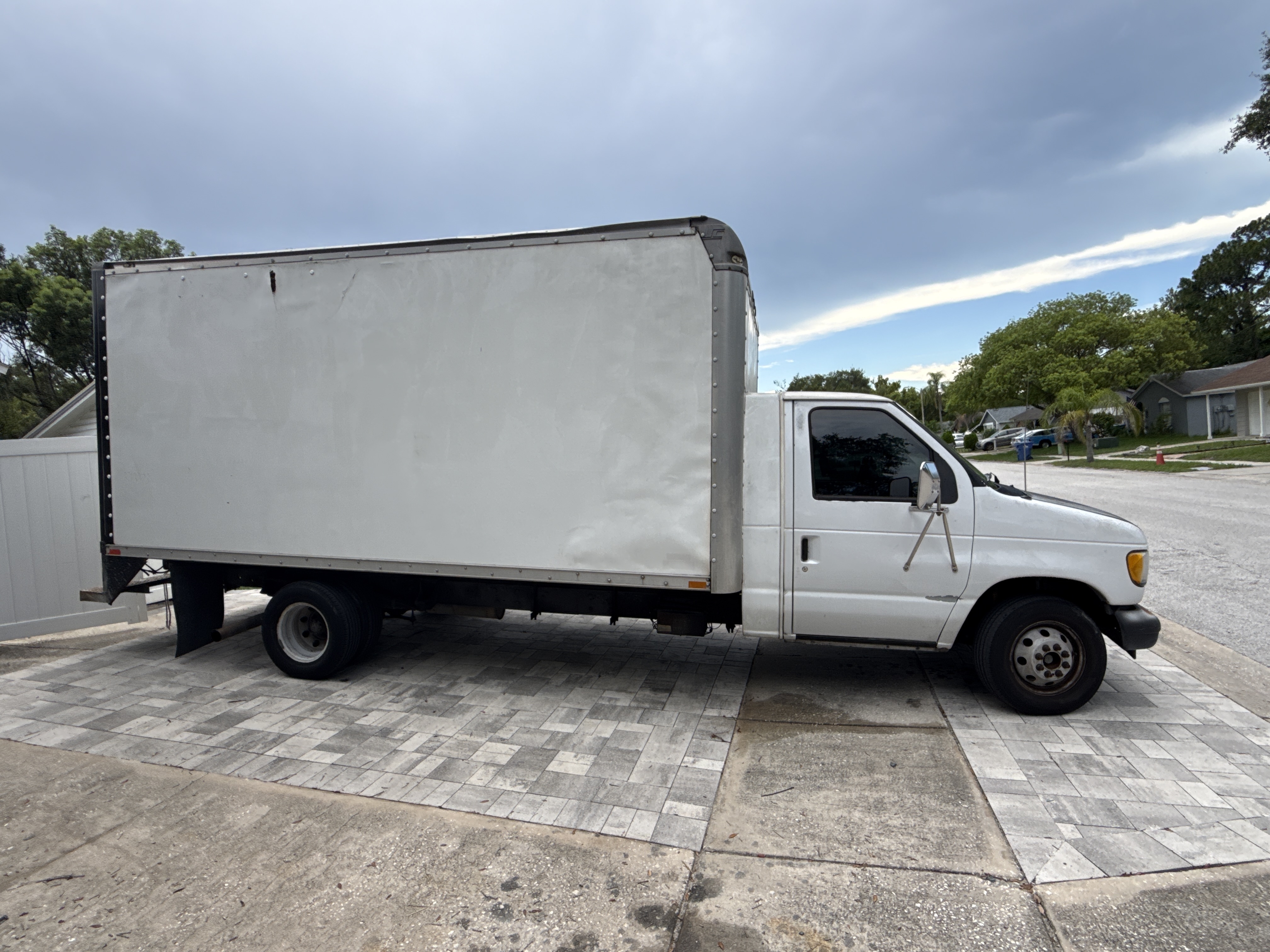 2003 FORD E450 in New Port Richey, FL