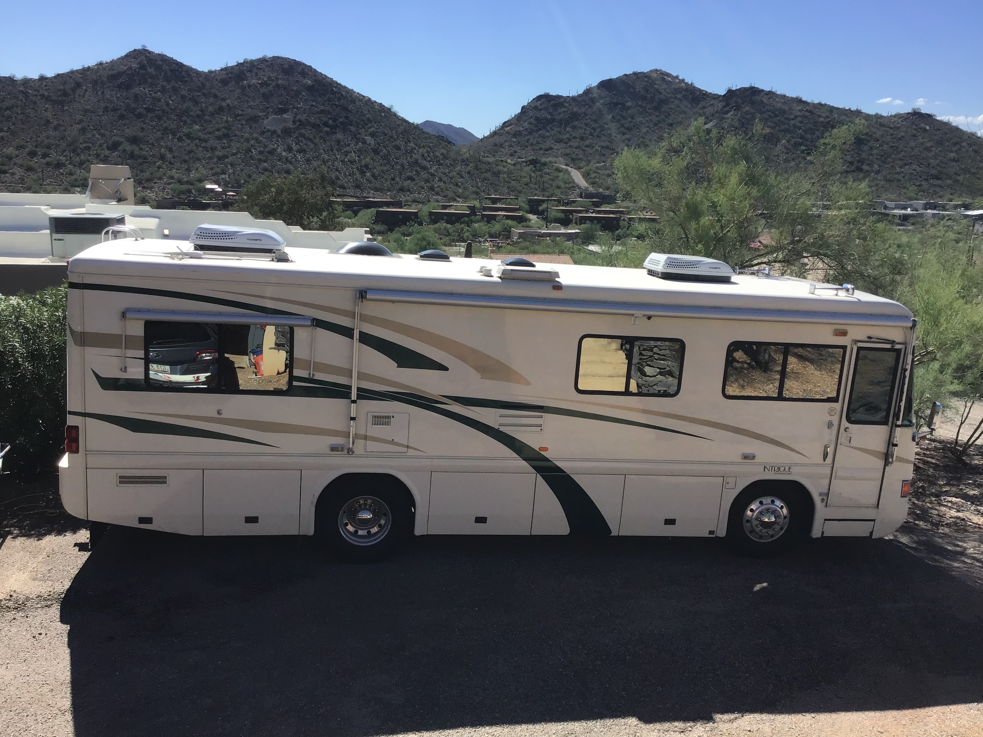 2000 Country Coach INTRIGUE COOK'S DELIGHT RV