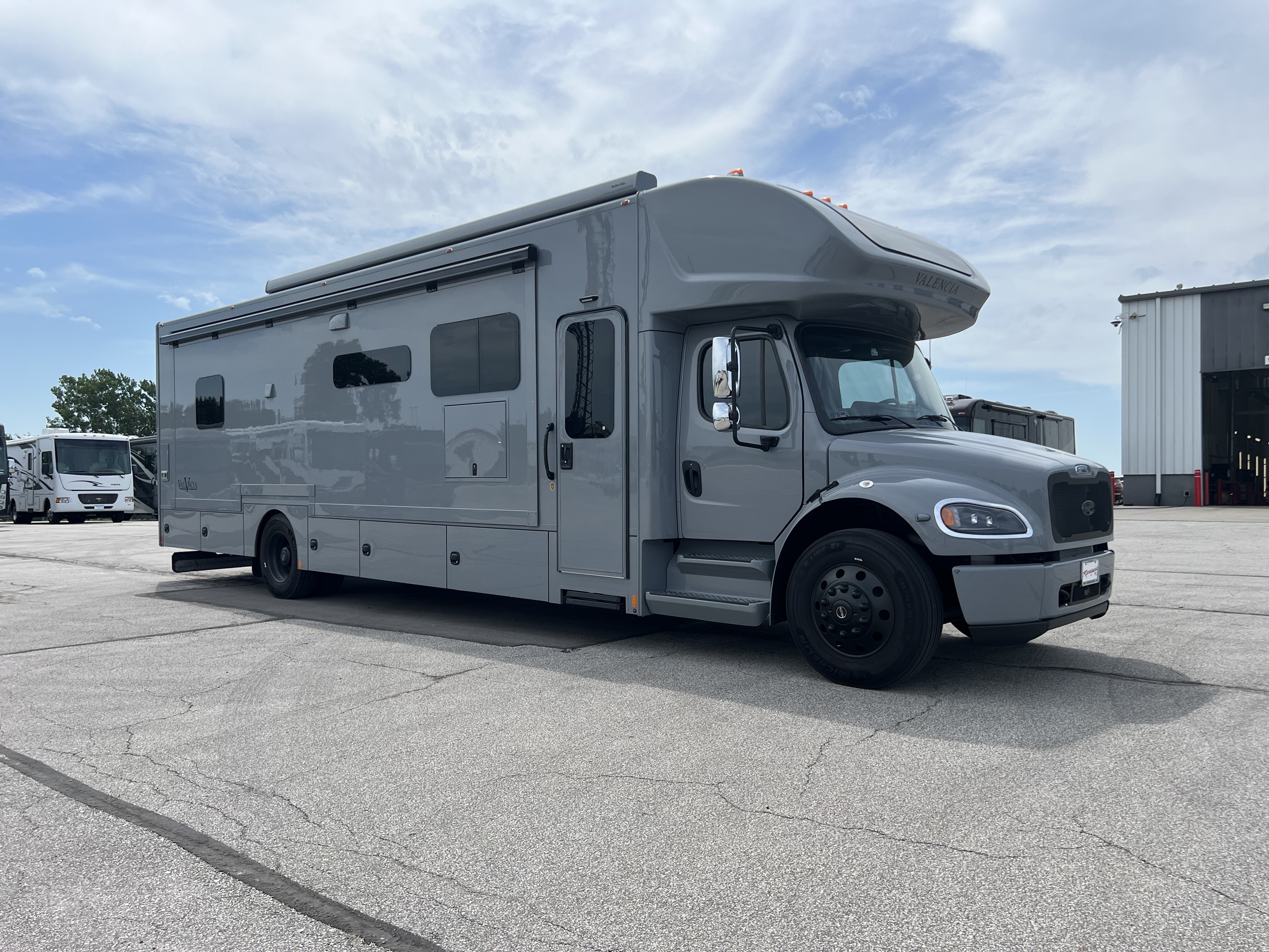 2027 Renegade Valencia 39FW in belton MO