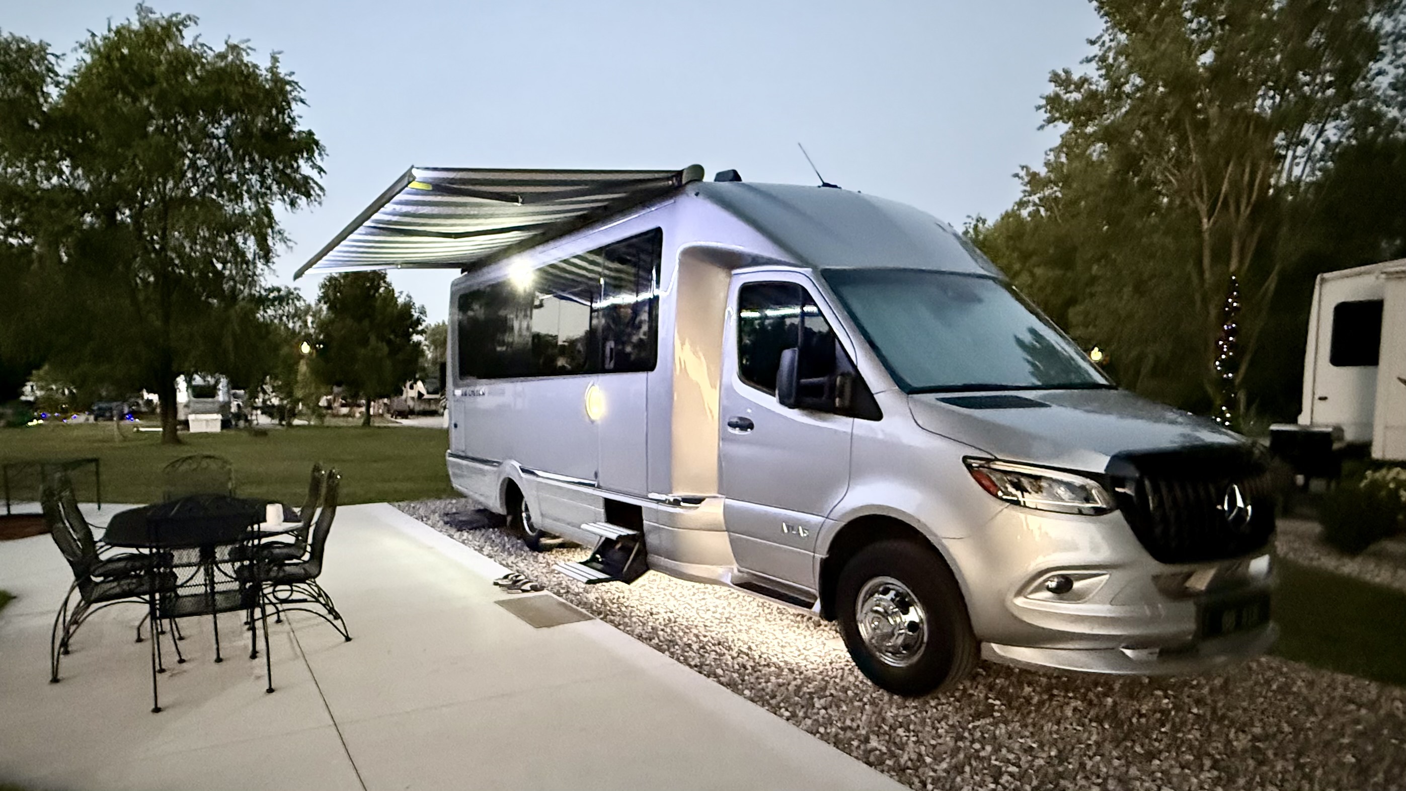 2024 Airstream ATLAS 24 TOMMY BAHAMA MB E1 RV