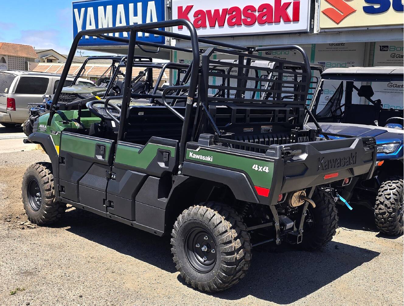 A photo of this 2026 Kawasaki MULE PRO-FXT™ 820 EPS