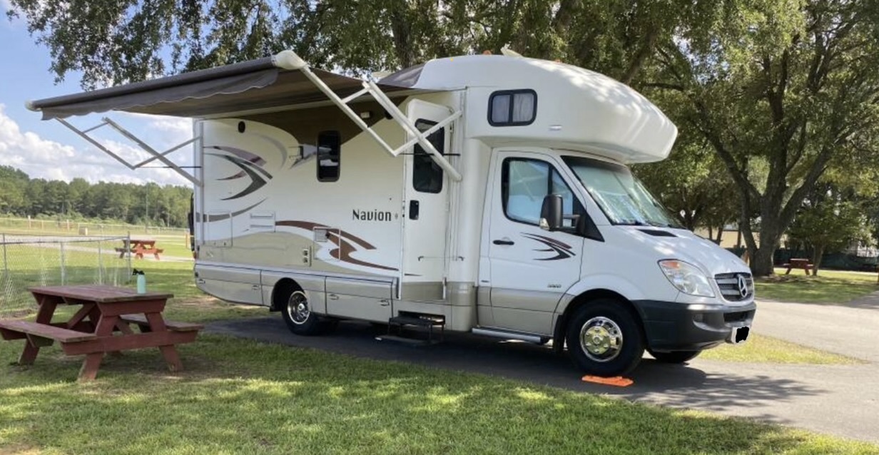 2012 Itasca NAVION 24M RV