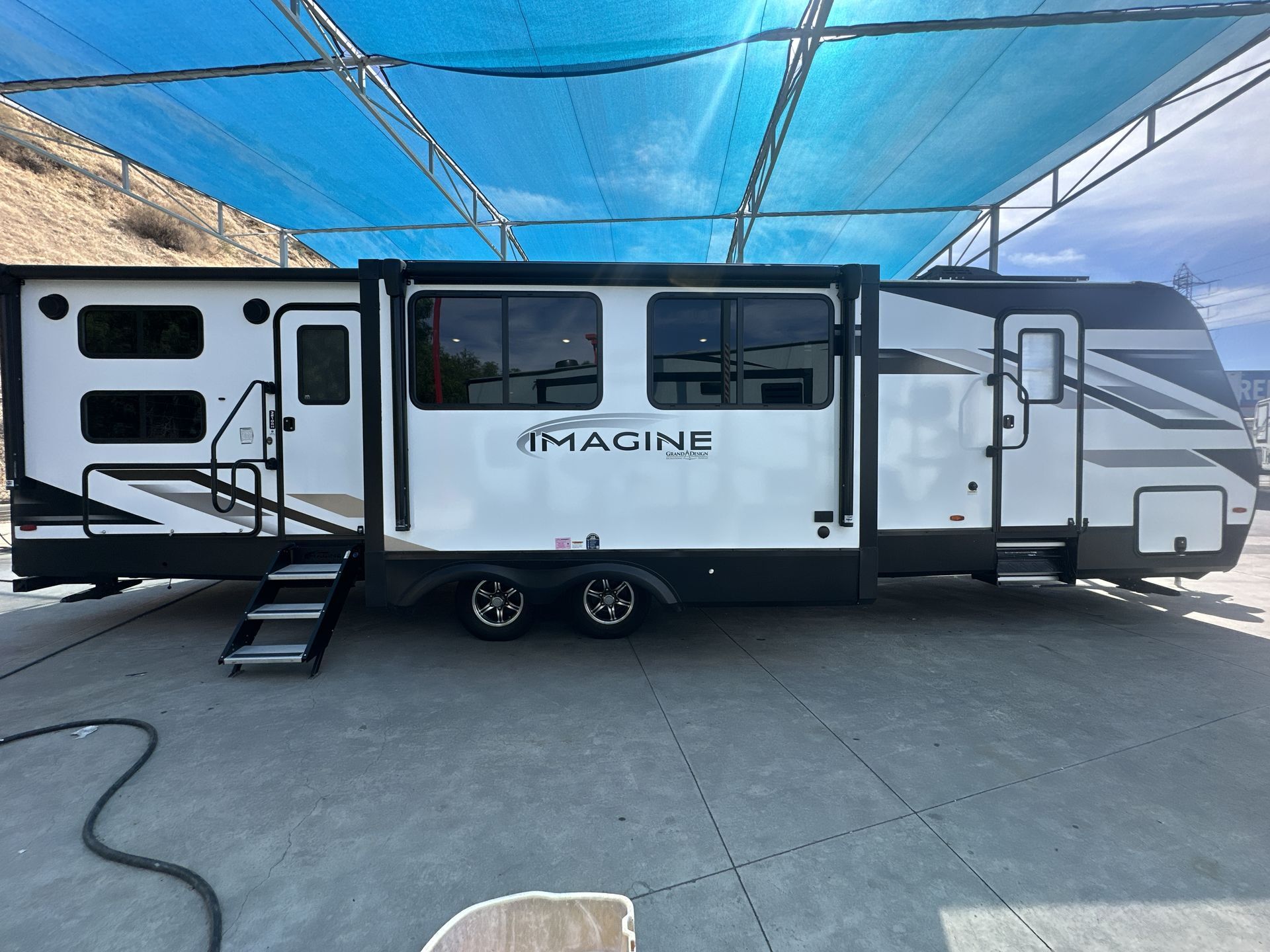 2023 Grand Design IMAGINE 3210BH in colton CA