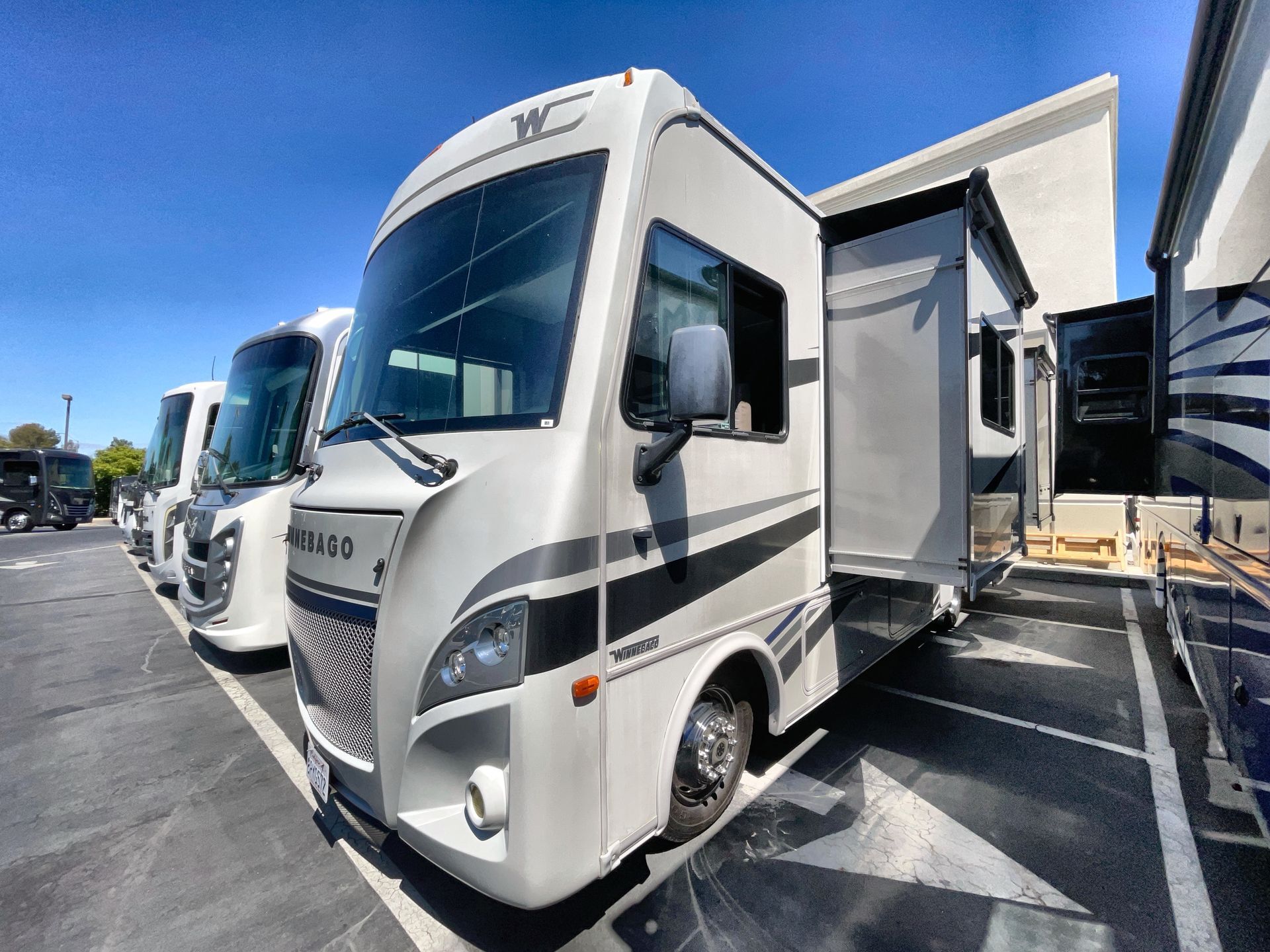 2020 Winnebago INTENT 28Y in san marcos CA