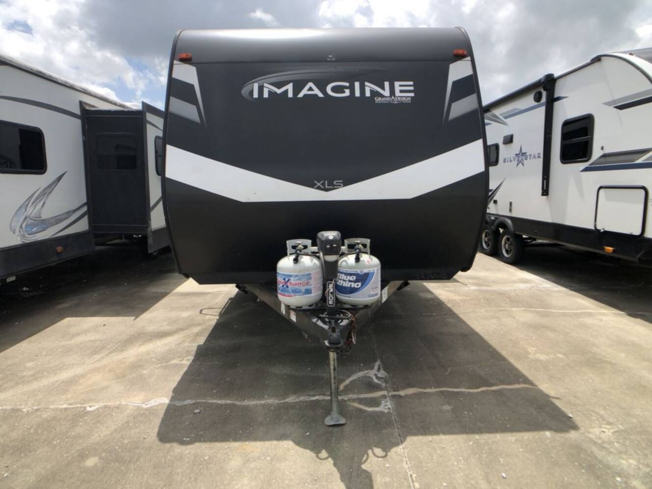 A photo of this 2022 Grand Design Imagine 23LDE