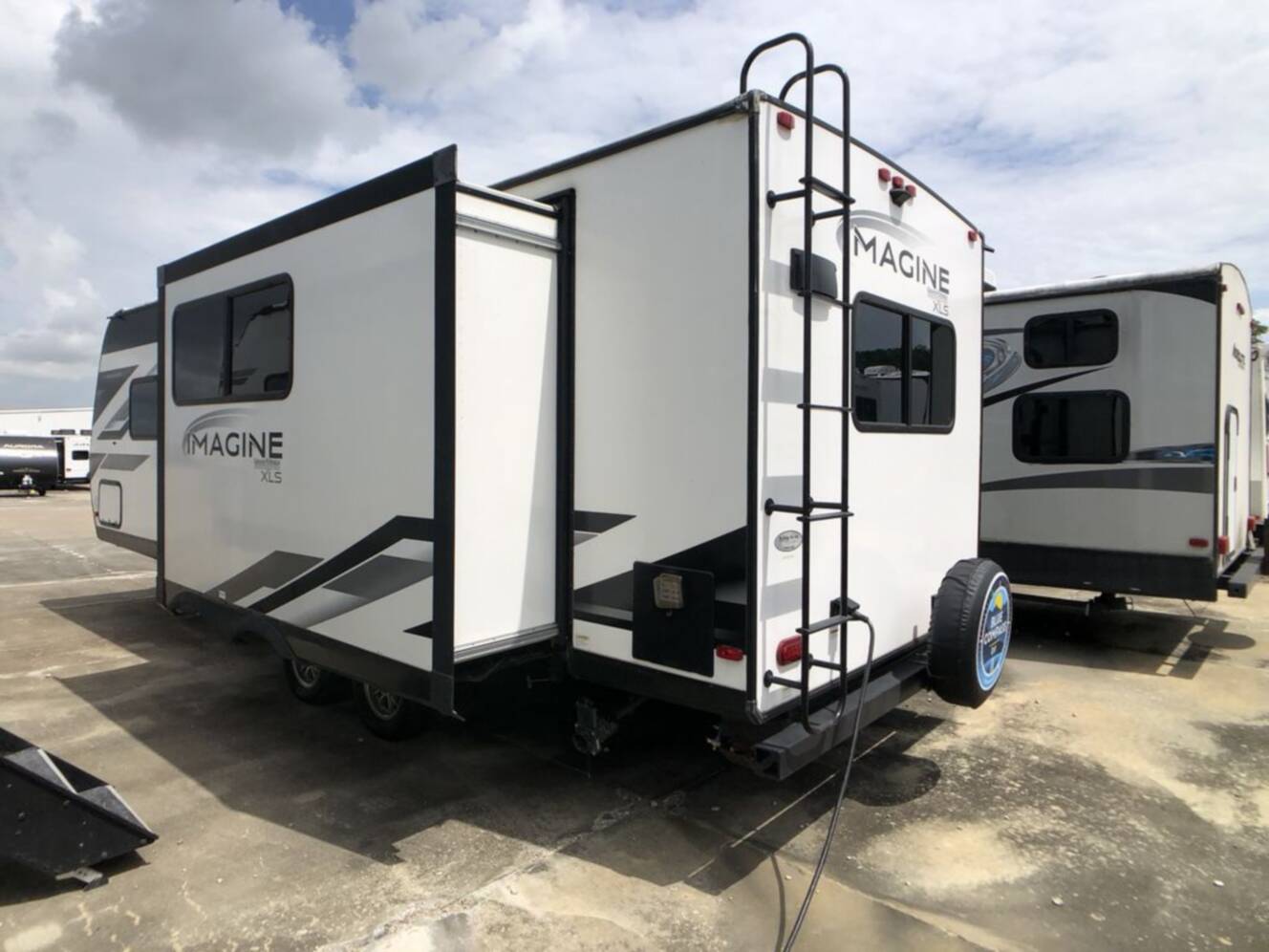 A photo of this 2022 Grand Design Imagine 23LDE