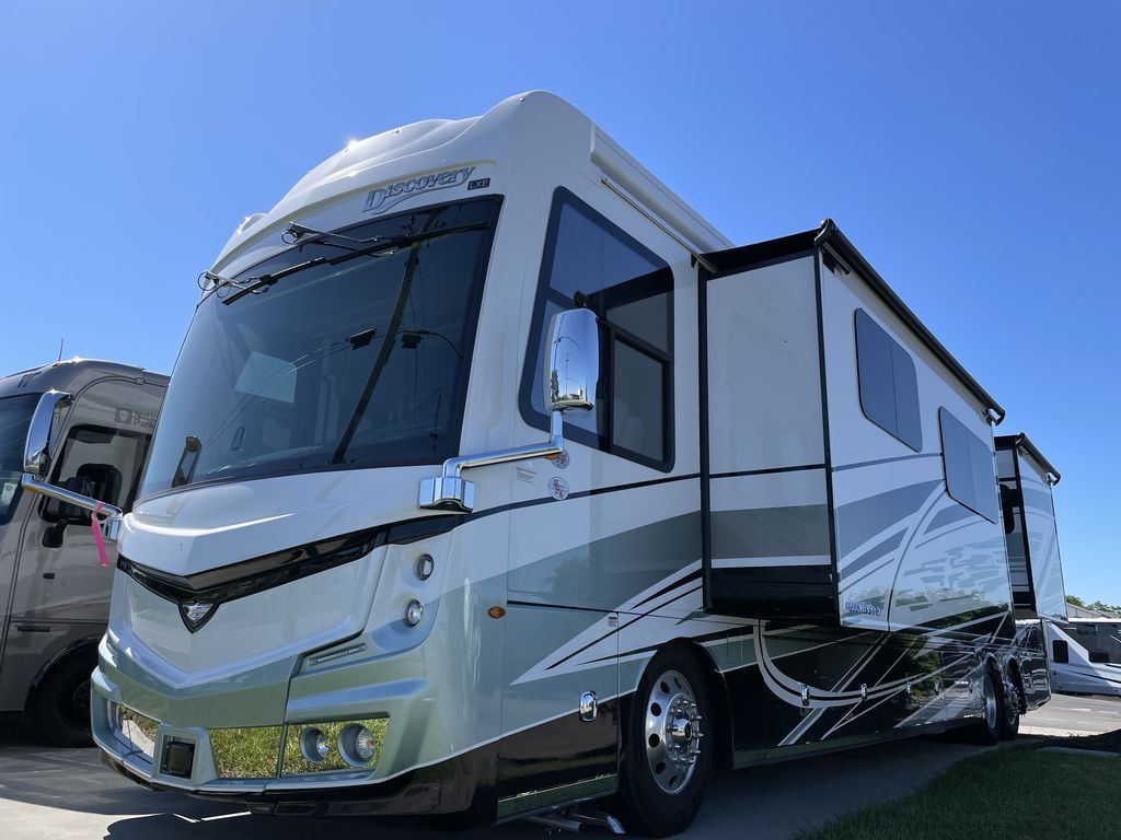 2026 Fleetwood Discovery LXE 44B in cincinnati OH
