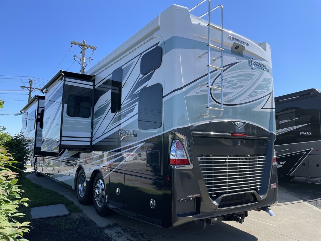 2026 Fleetwood Discovery LXE 44B in cincinnati OH