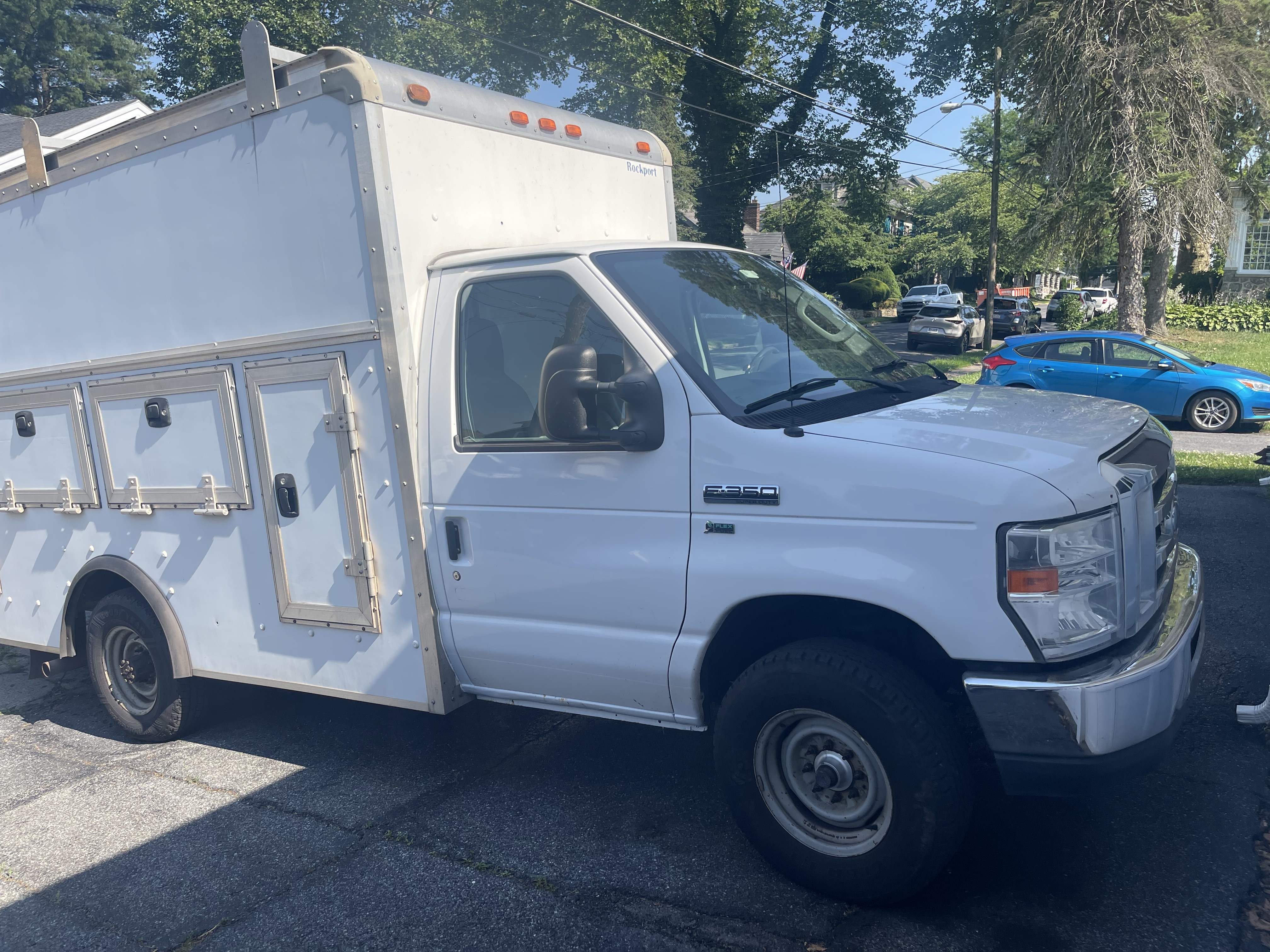 2014 FORD E350 in Easton, PA