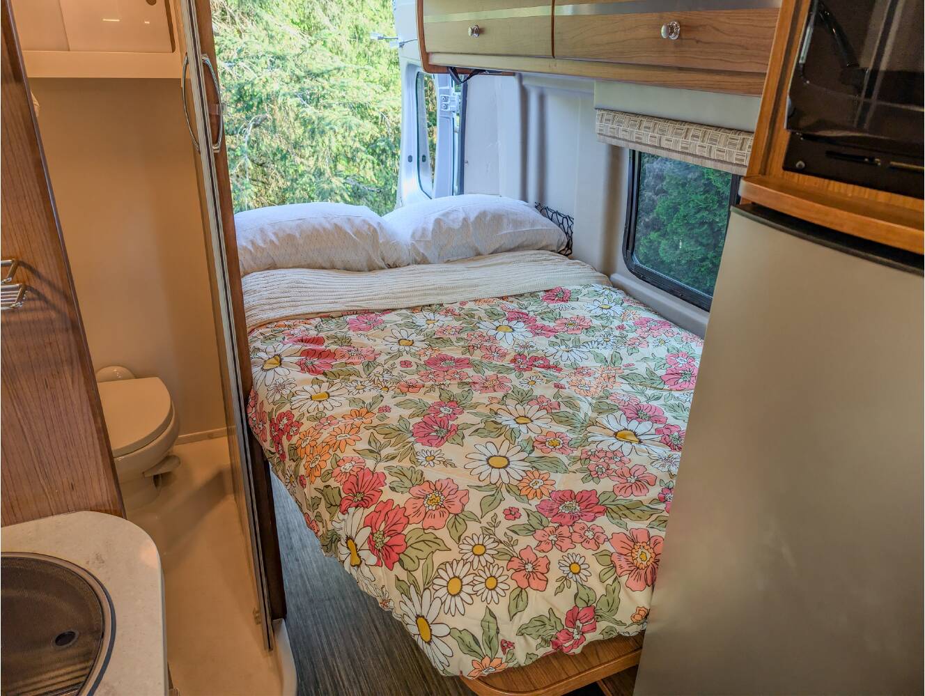 A photo of this 2017 Winnebago TRAVATO 59G