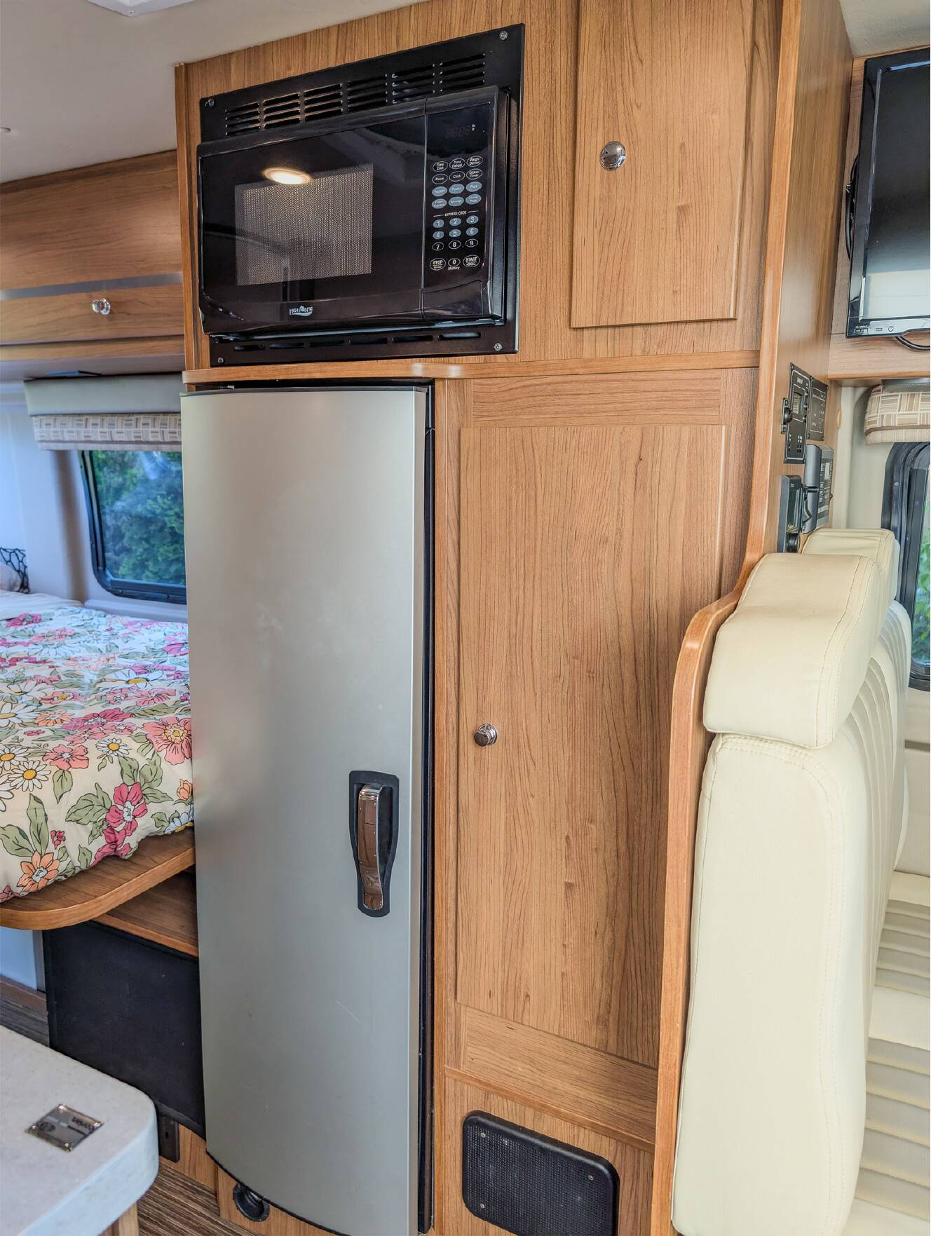 A photo of this 2017 Winnebago TRAVATO 59G