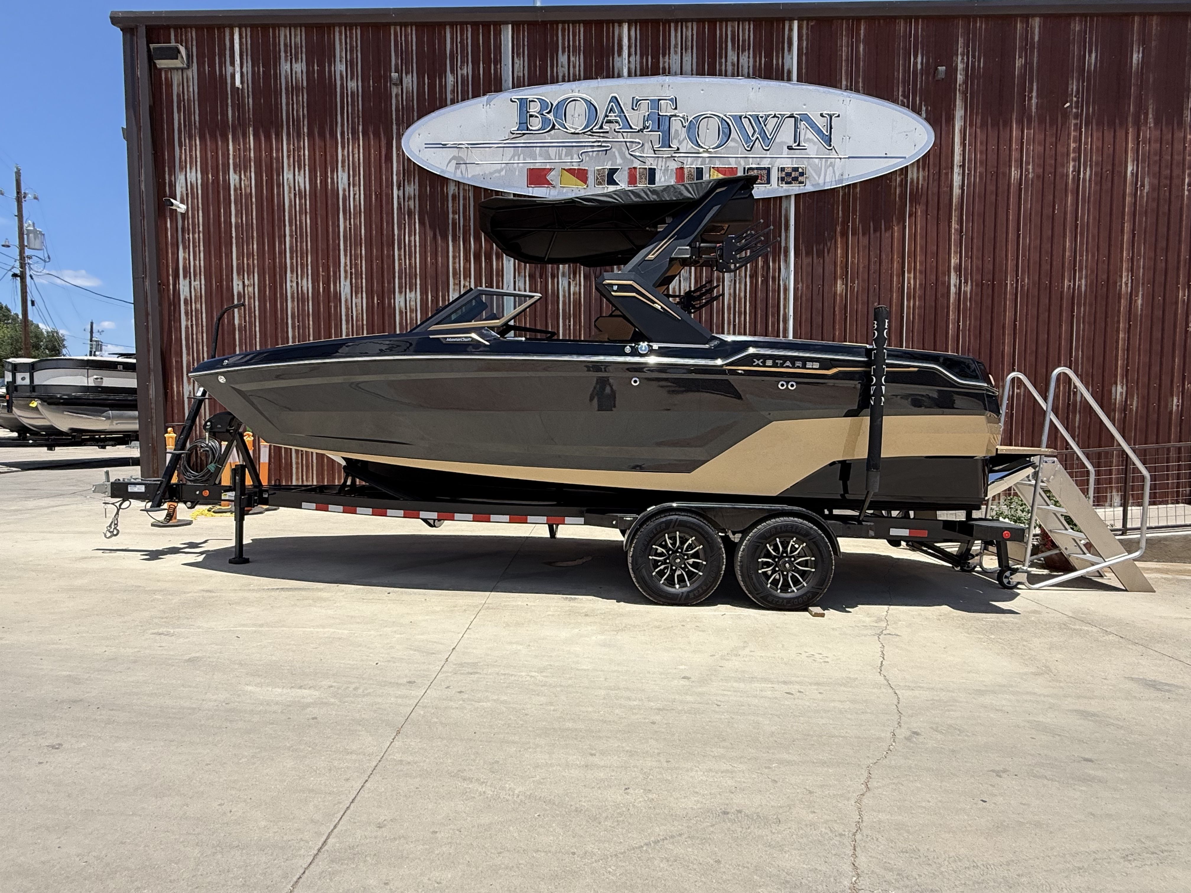 2025 Mastercraft XStar 23 Ski and Wakeboard Boat boat